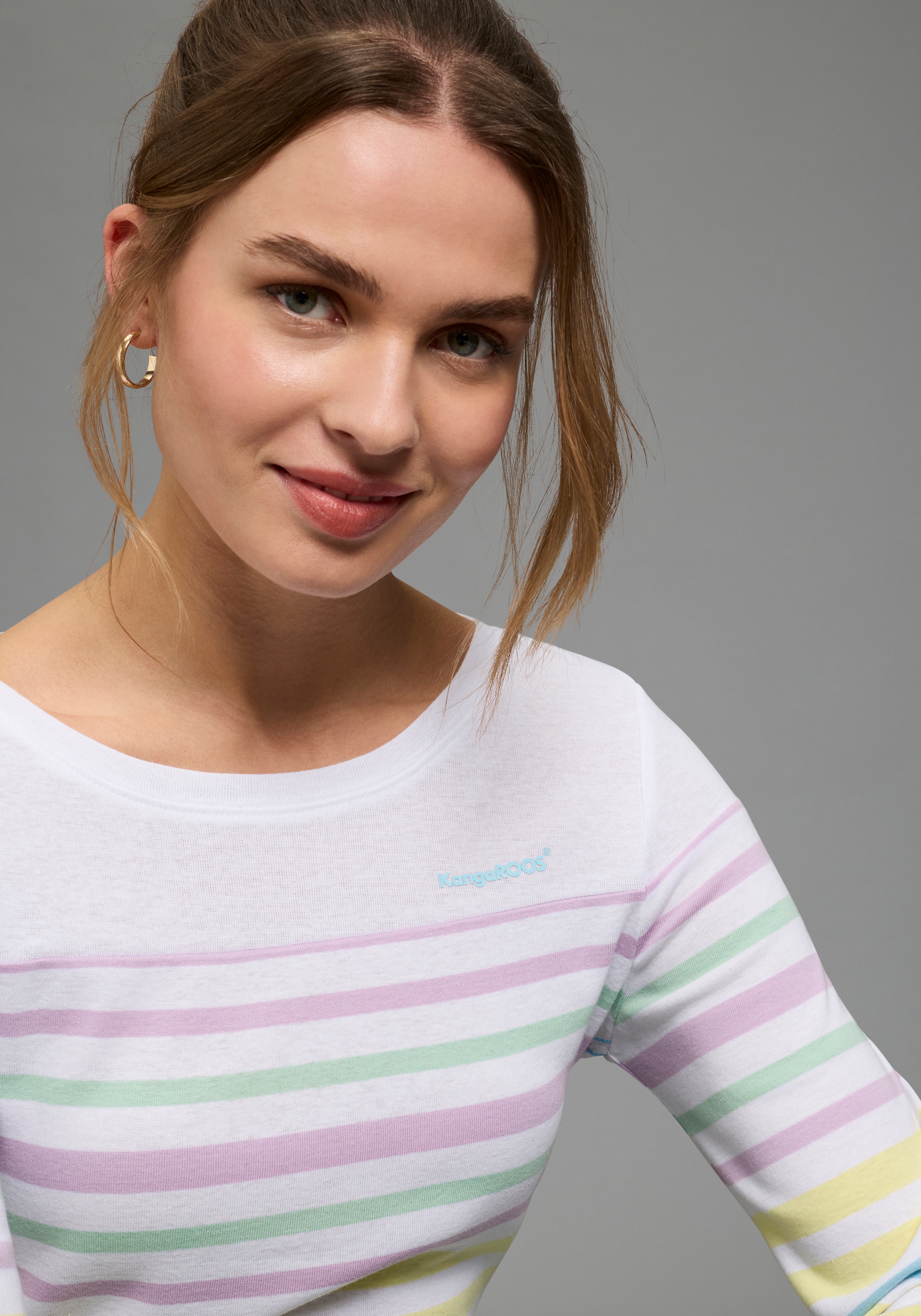 KangaROOS T-shirt à manches longues avec col rond, longueur couvrant les hanches, coupe ajustée