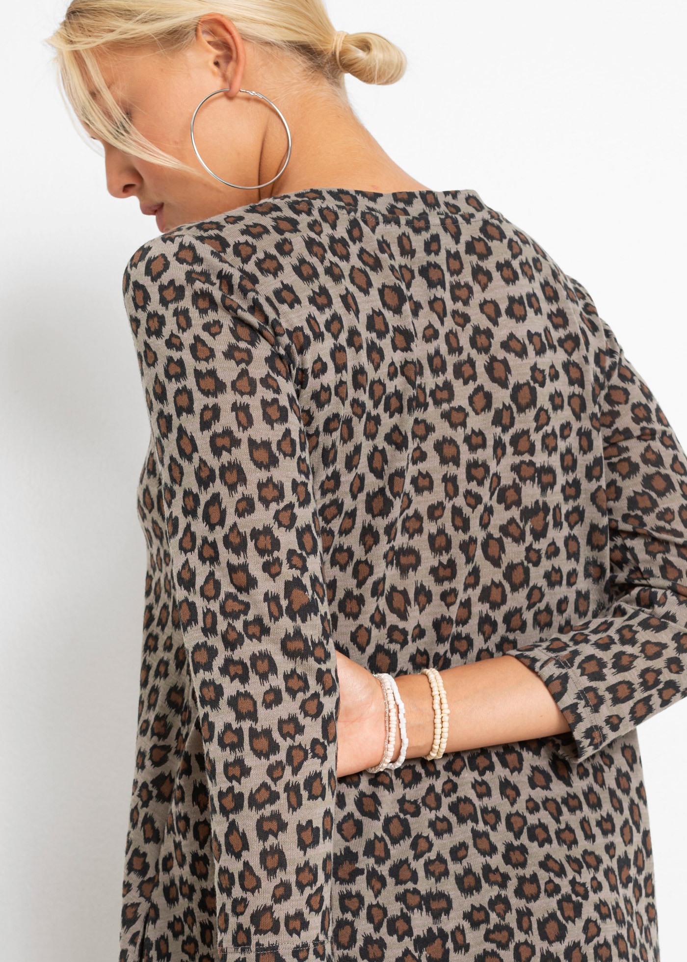 bonprix Robe t-shirt für Alltag, aus Polyester und Baumwolle, mit O-Shape, in Ballonform