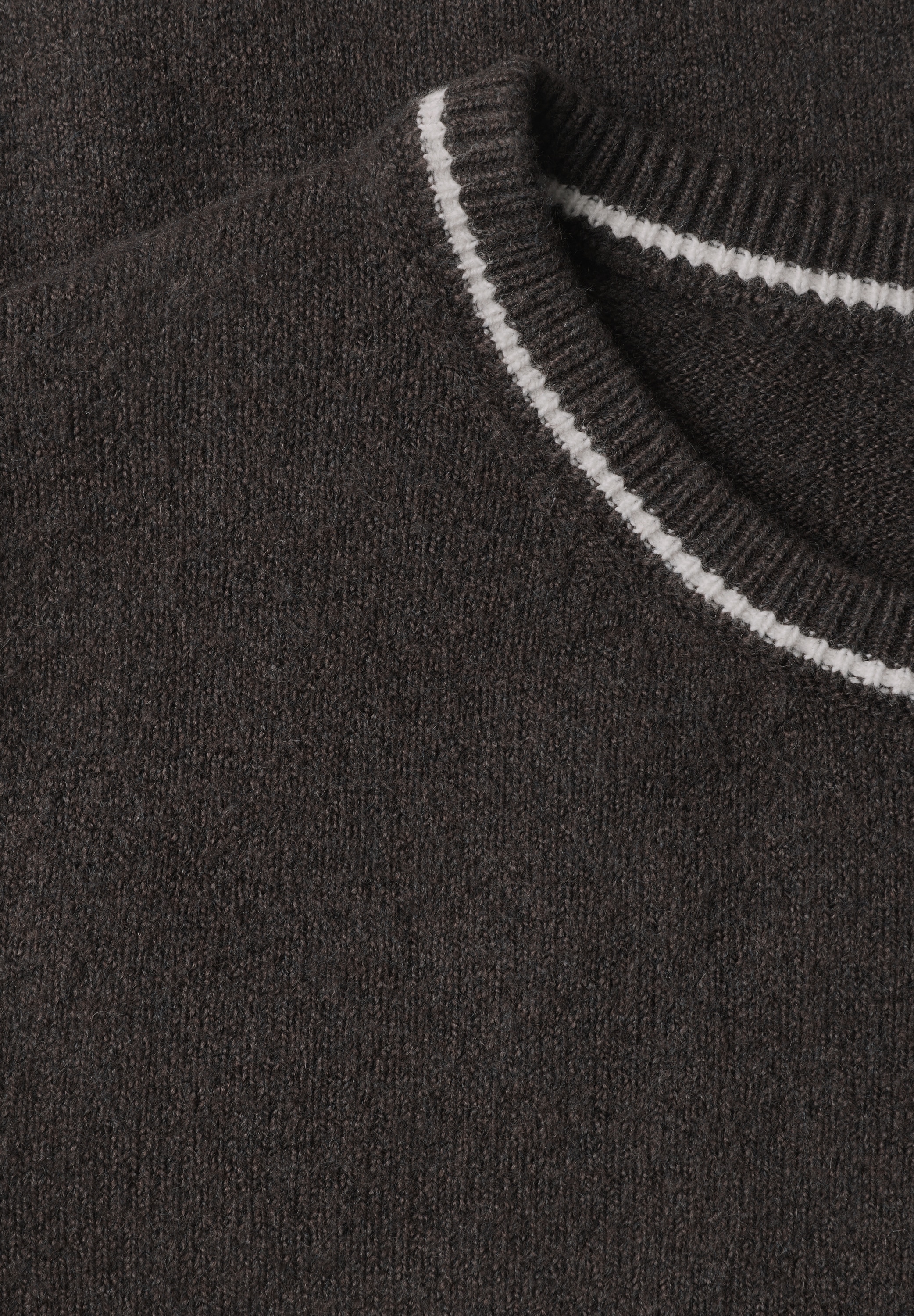STREET ONE Kurzarmpullover Feinstrickqualität mit Kontrastdetail