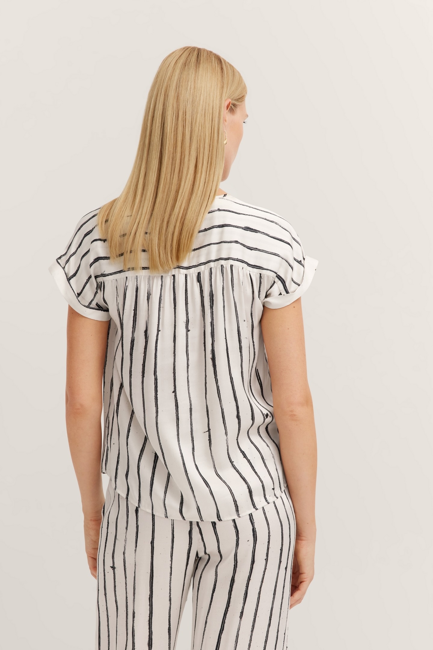 bugatti Blouse à manches courtes mit Streifenprint