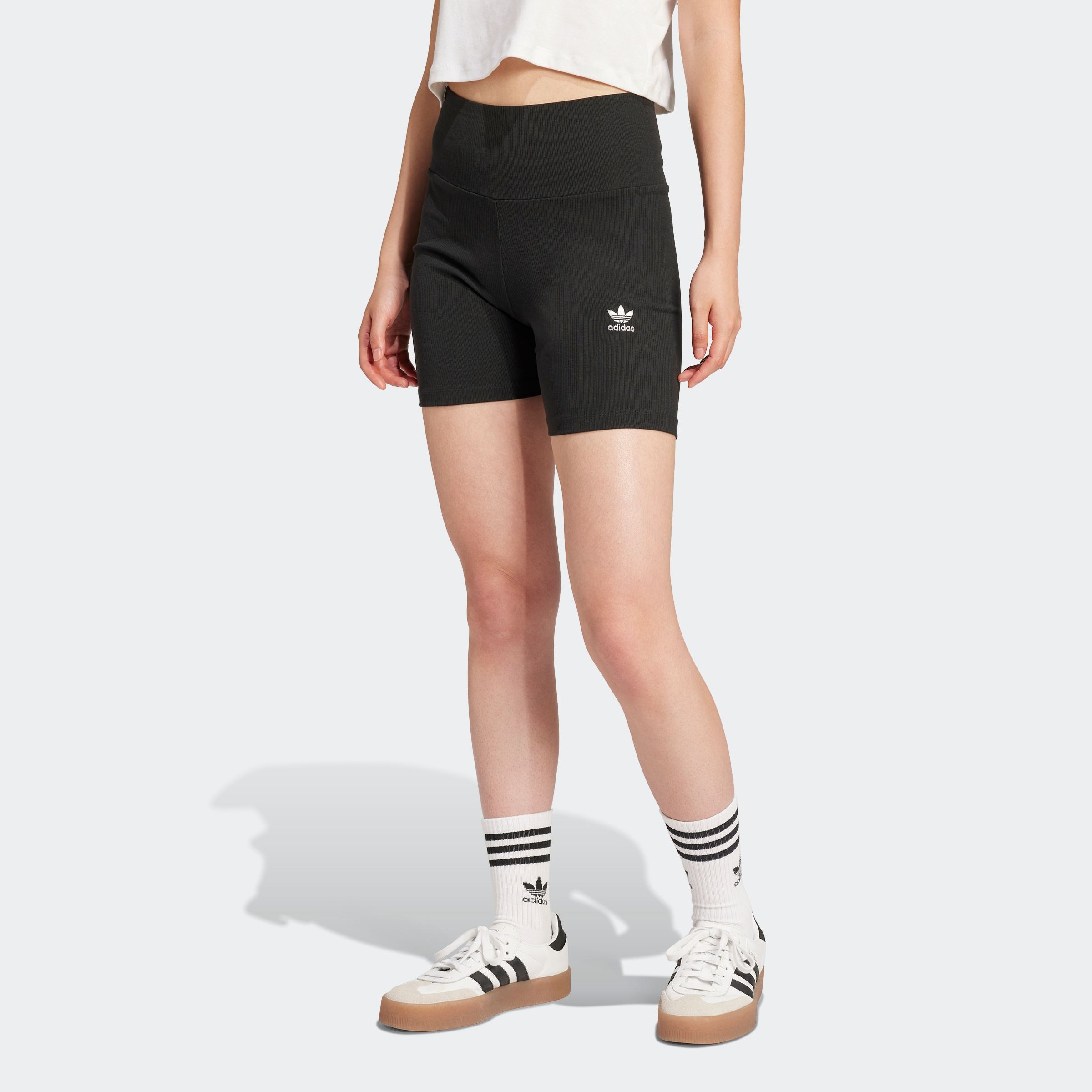 adidas Originals Shorts »ESSENTIALS RIBBED«  in Ripp Optik, für vielseitigen Einsatz, aus stretchigem Baumwollmix