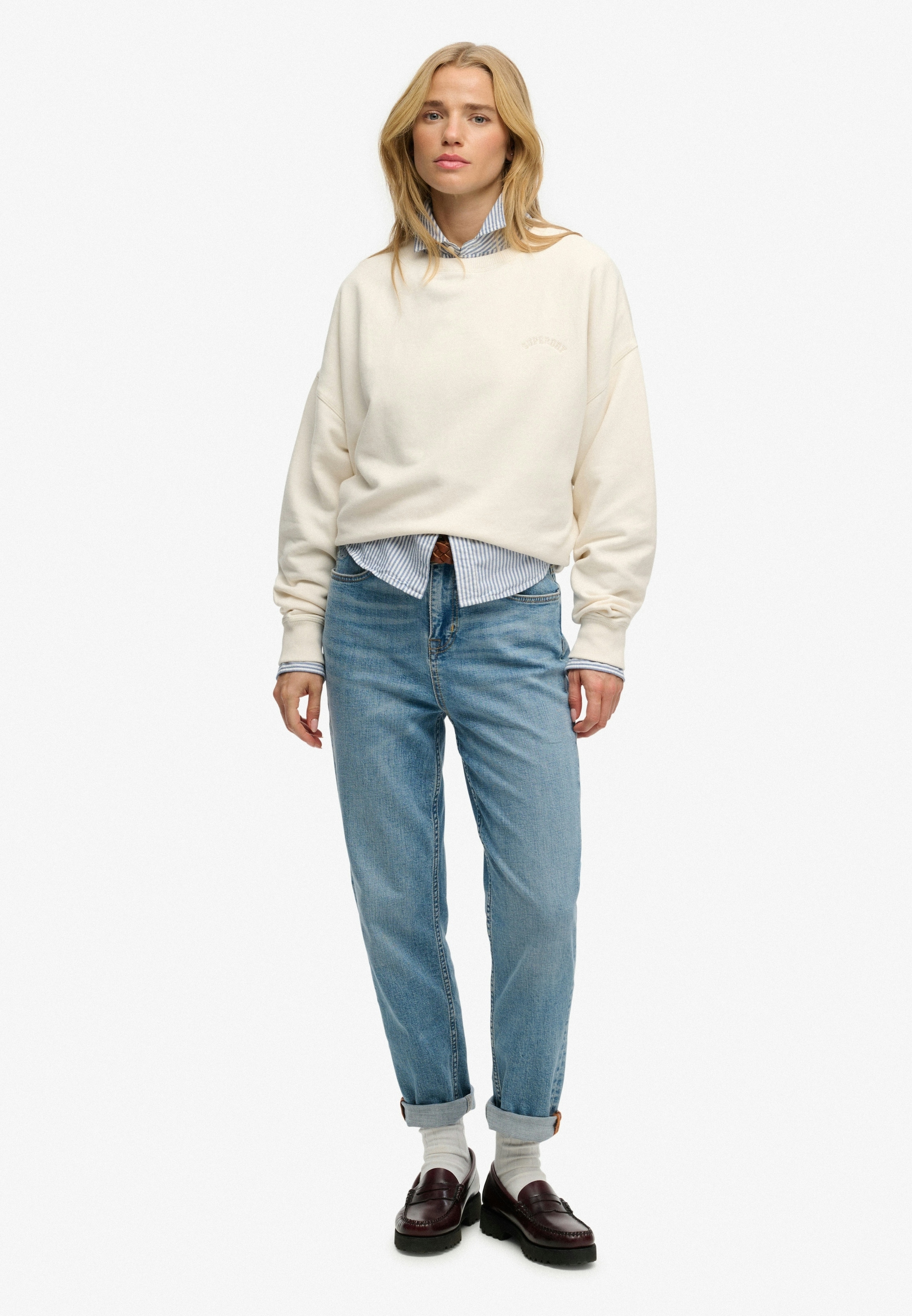 Superdry Sweatshirt »ESSENTIAL LOGO CREW«, aus Baumwolle und Sweatware, Oversize Passform, mit Rundhalsausschnitt
