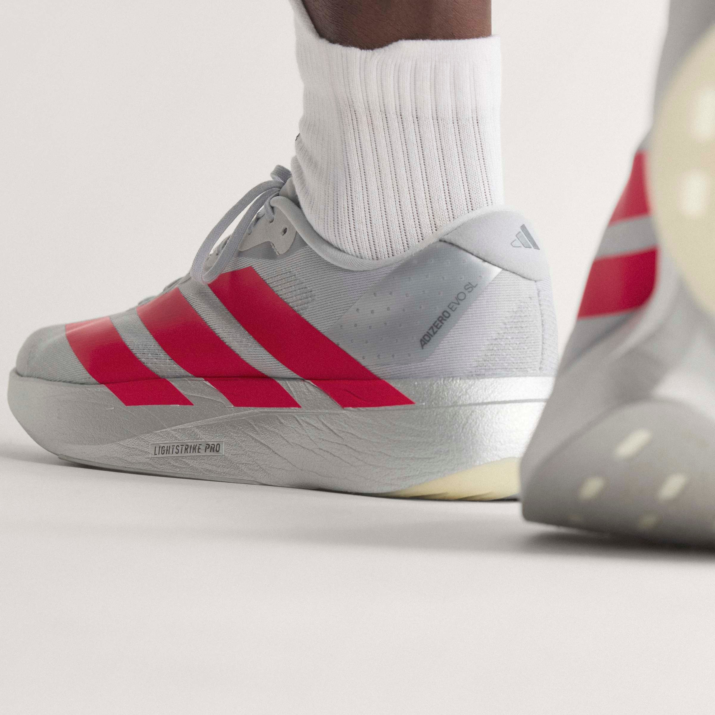 adidas Performance Chaussure de course »ADIZERO EVO SL«  inspiré du design de l'Adios Pro Evo