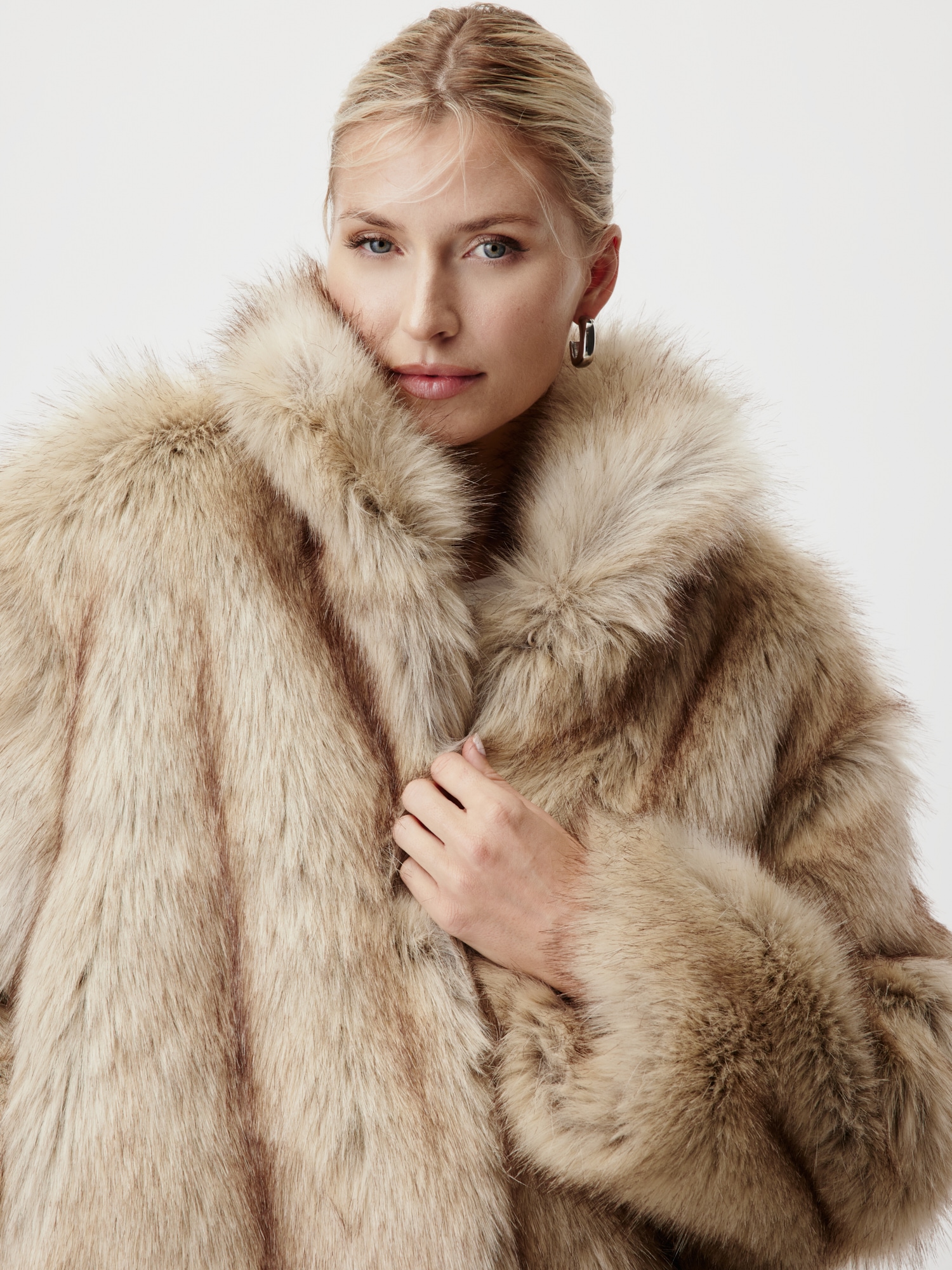 LeGer Fellimitatjacke »Fergie, LeGer by Lena Gercke« ohne Kapuze Regular fit mit Rundhalsausschnitt