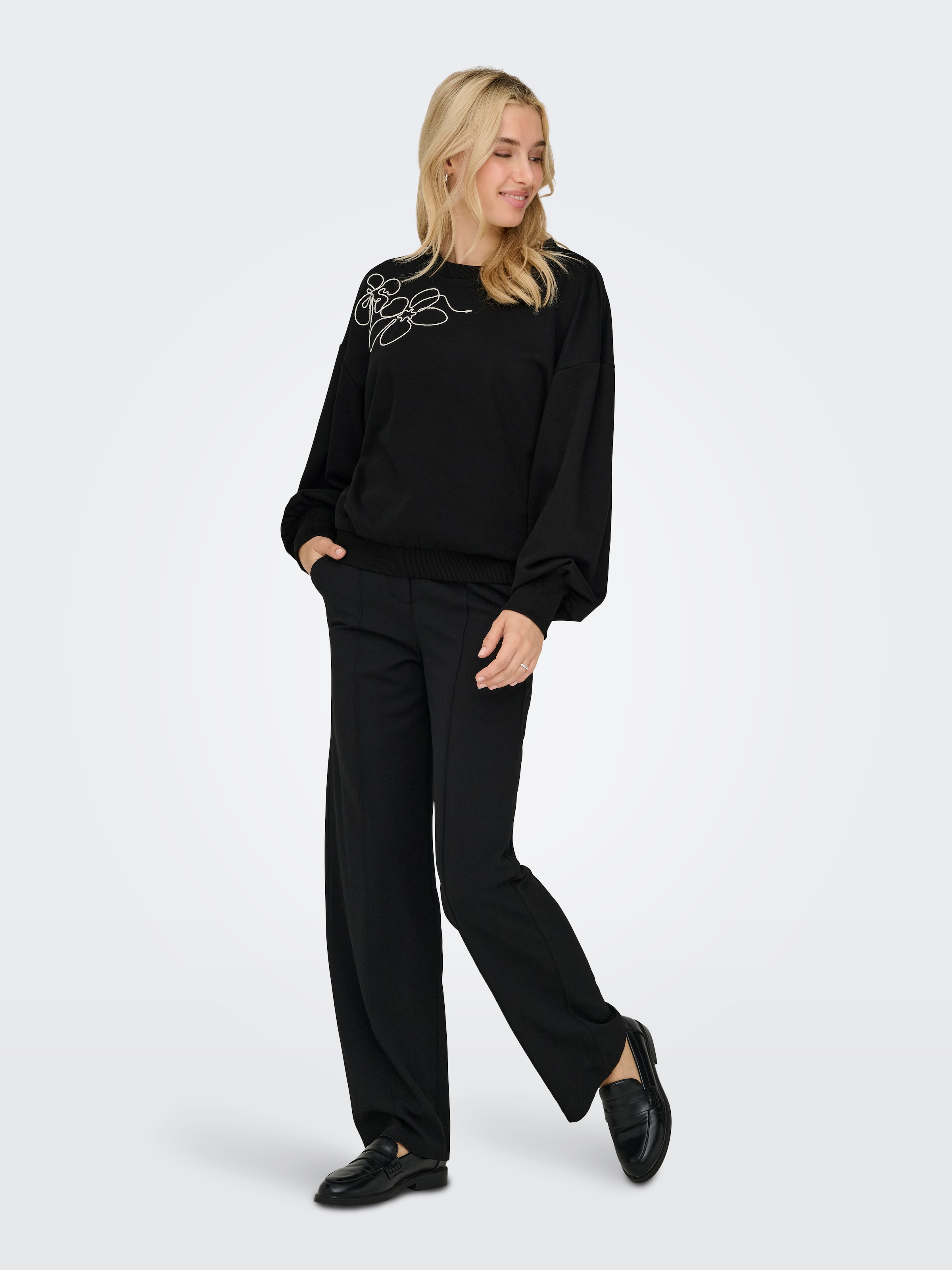 ONLY Sweatshirt »ONLBROOK L/S CHEST EMB CS SWT«
