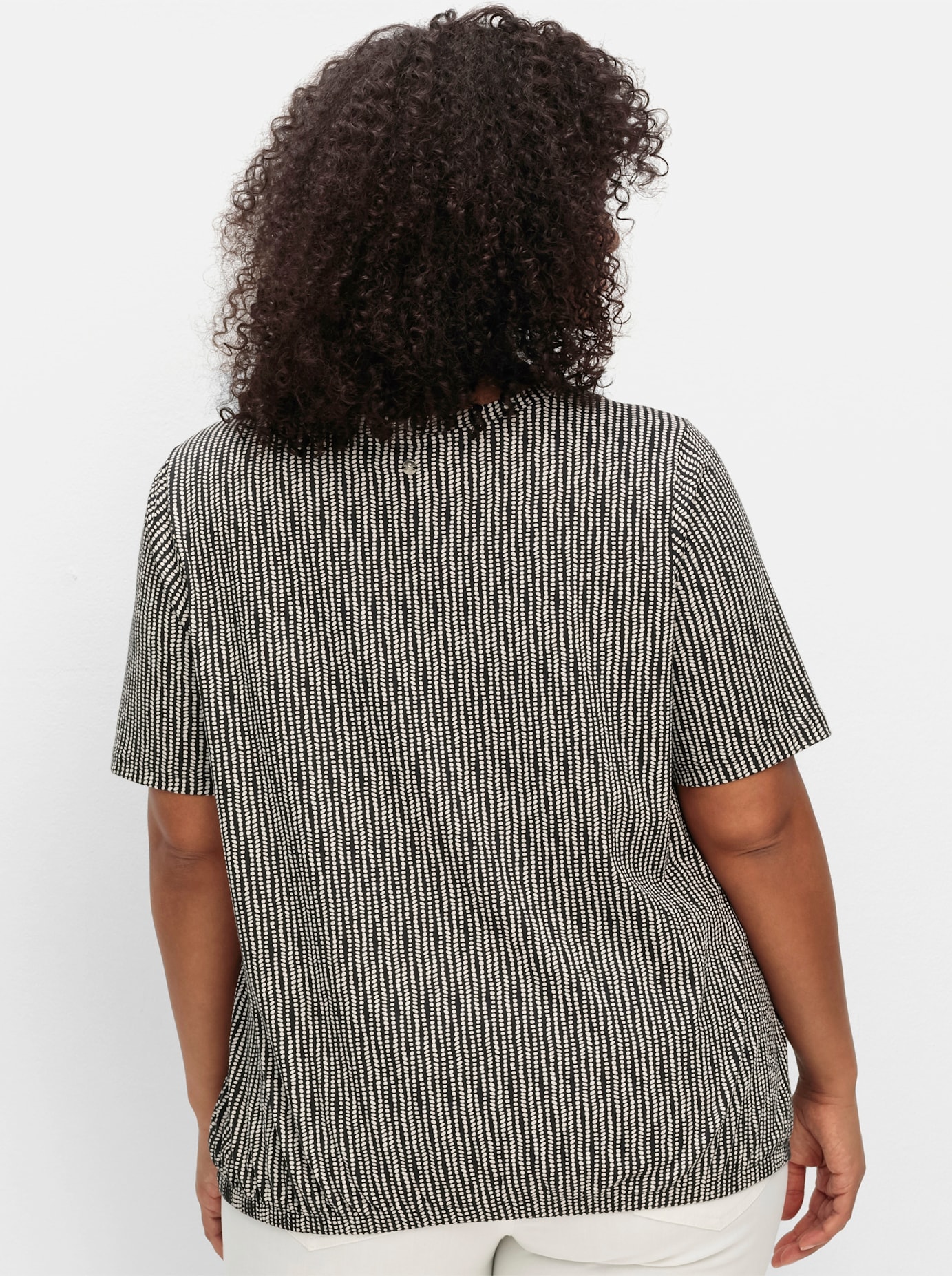 Sheego T-shirt à manches courtes »Rundhalsshirt« 1 cuis