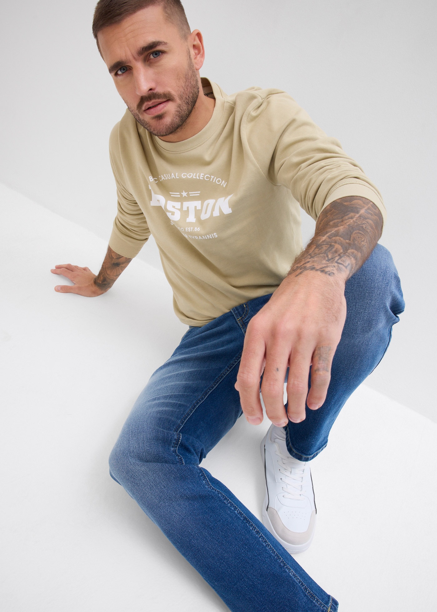 bonprix Jeans coupe régulière »Regular Fit Stretch-Jeans, Straight« Regular-fit-Passform, mit Elasthan-Anteil, im Casual Stil