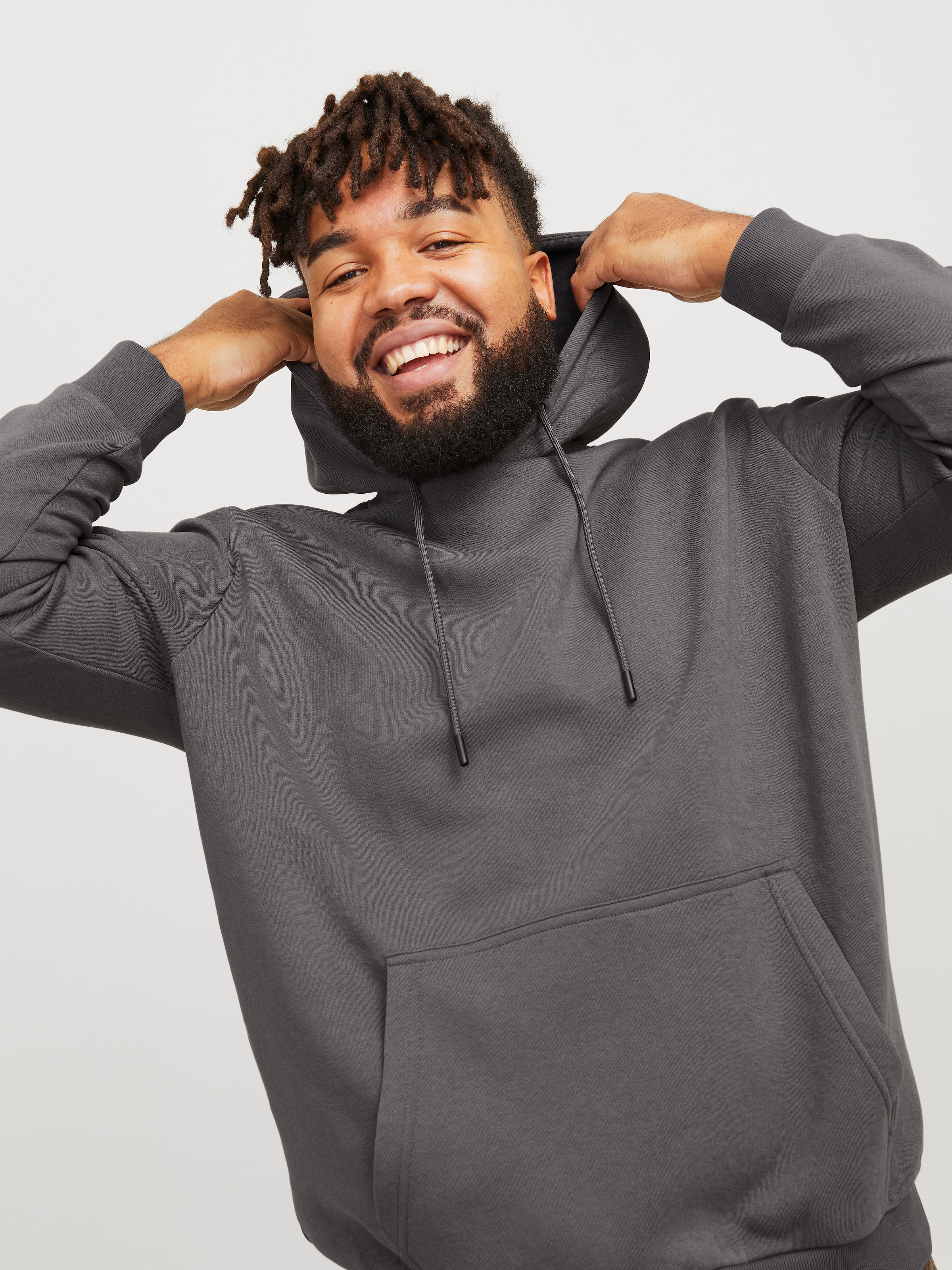 Jack & Jones PlusSize Sweat à capuche »JJEBRADLEY SWEAT HOOD NOOS PLS«, mit Rippbündchen
