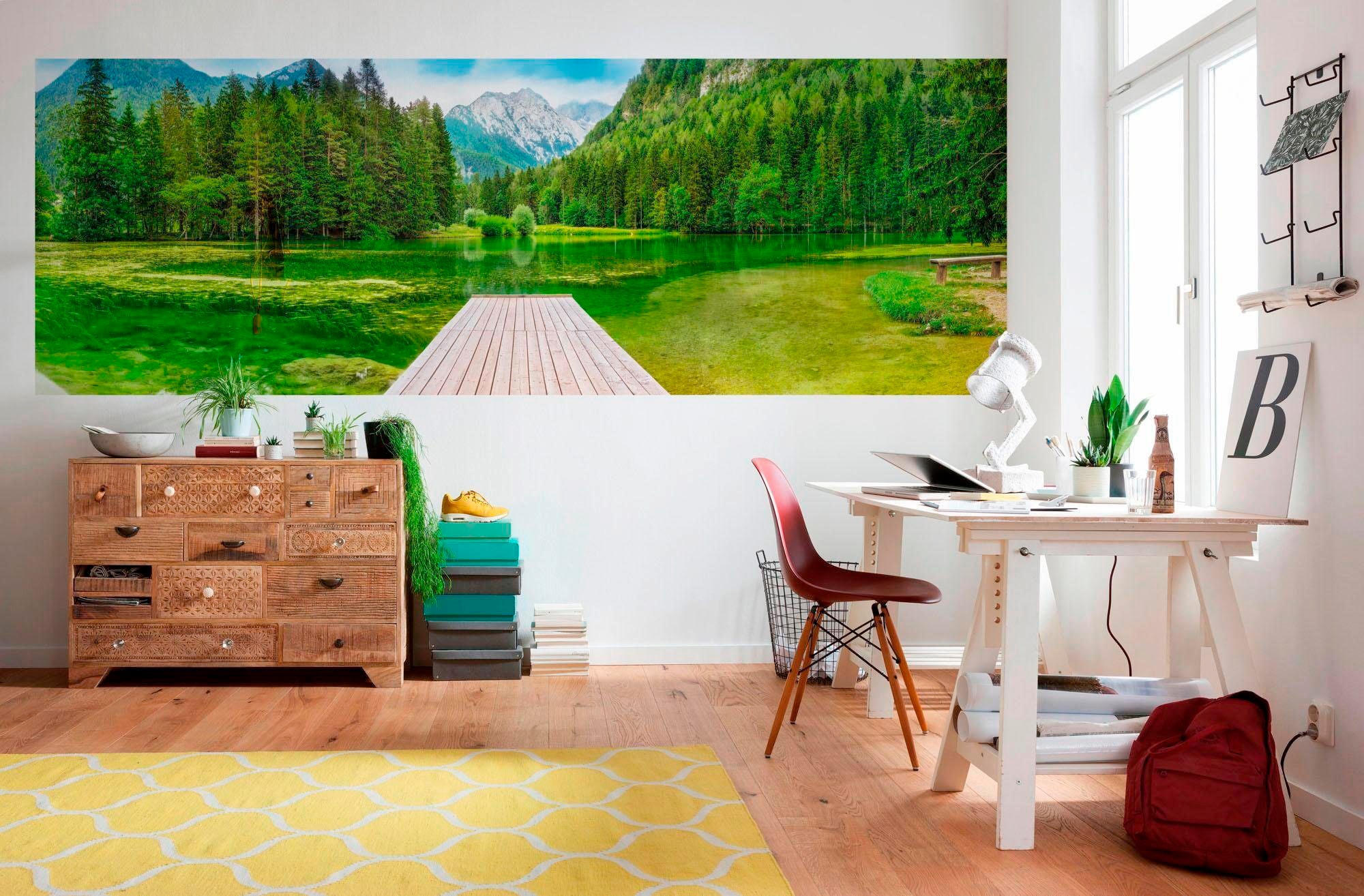 Komar Papier peint photo »Green Lake - Grösse 368 x 127 cm« imprimé Wohnzimmer, Schlafzimmer