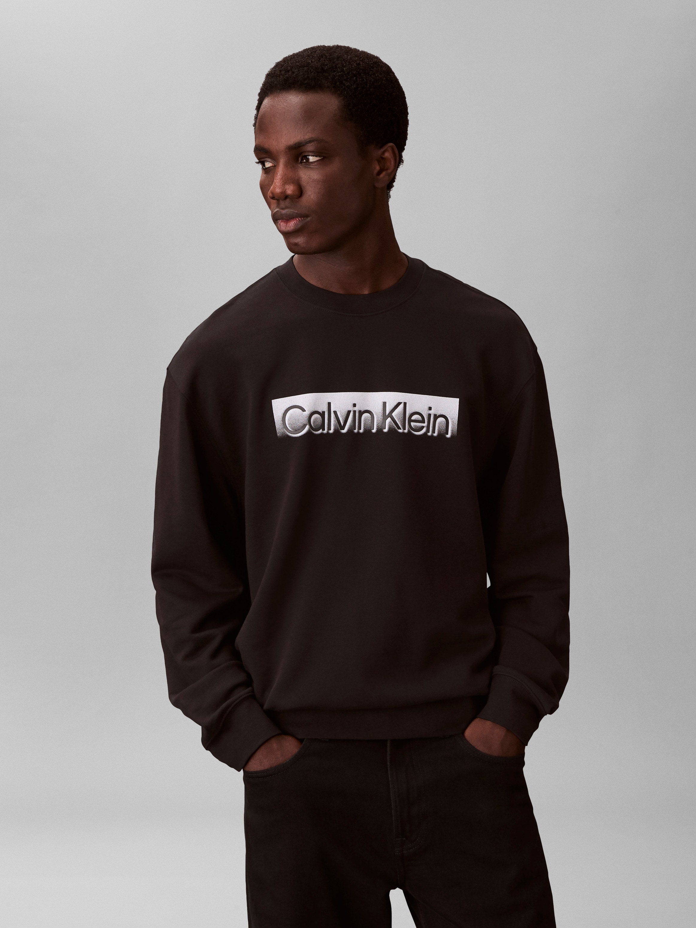 Calvin Klein Sweat-shirt »EU SPORTSWEAR GRAPHIC CREWNECK«, coupe régulière avec impression logo
