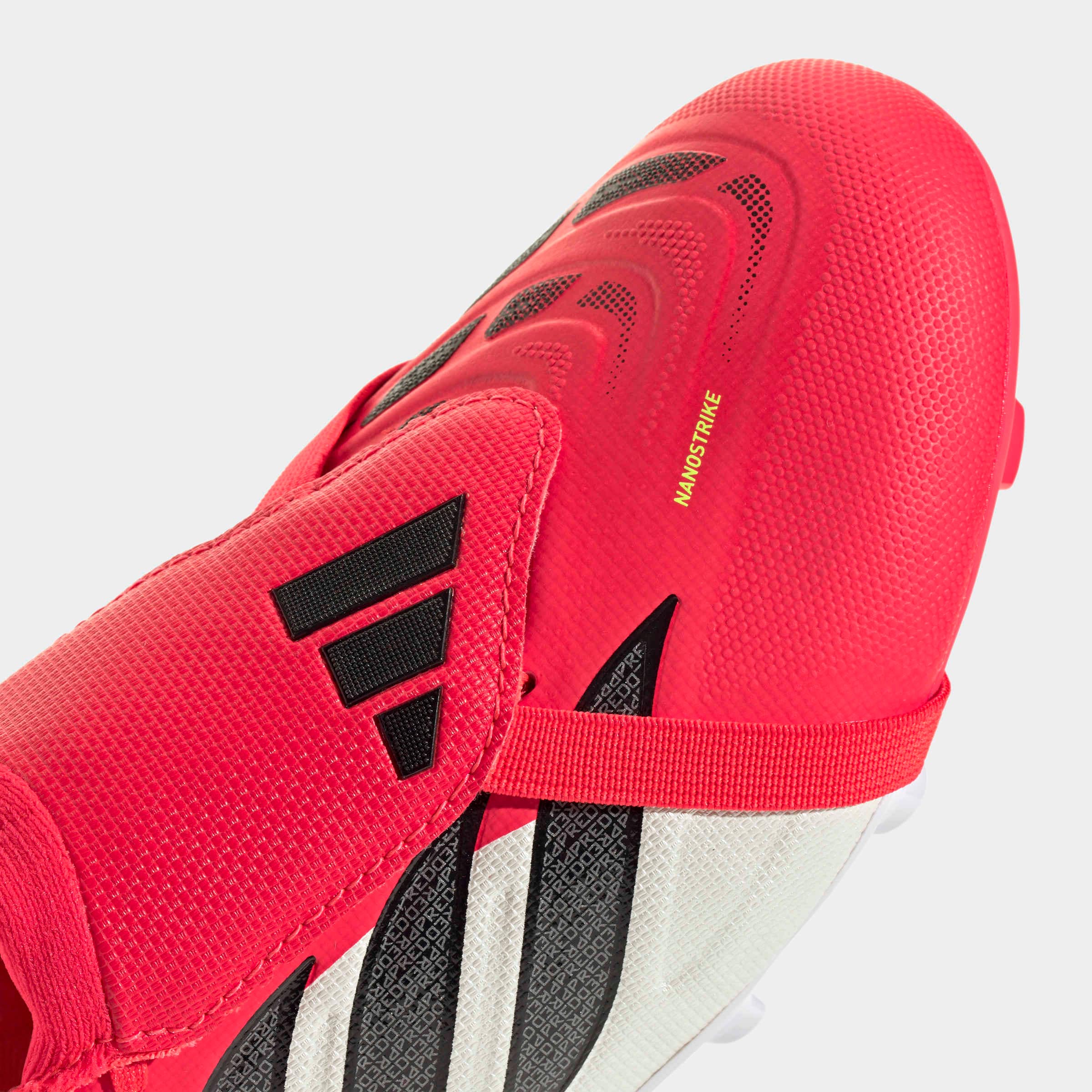 adidas Performance Fussballschuh »PREDATOR LEAGUE  FÜR KIDS MIT UMSCHLAGBARER ZUNGE FÜR FESTE BÖDEN«  Aussensohle für Rasen und feste Böden