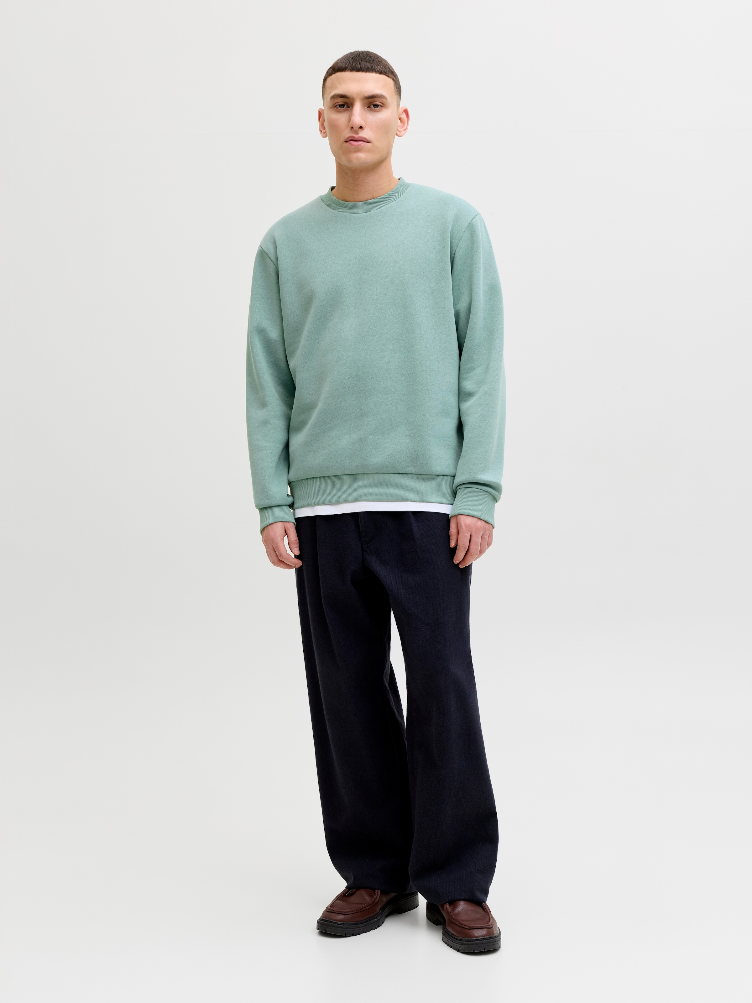Jack & Jones Sweatshirt »JJEBRADLEY  mit Rippbündchen für Alltag und Freizeit«, Materialmix, relaxed fit
