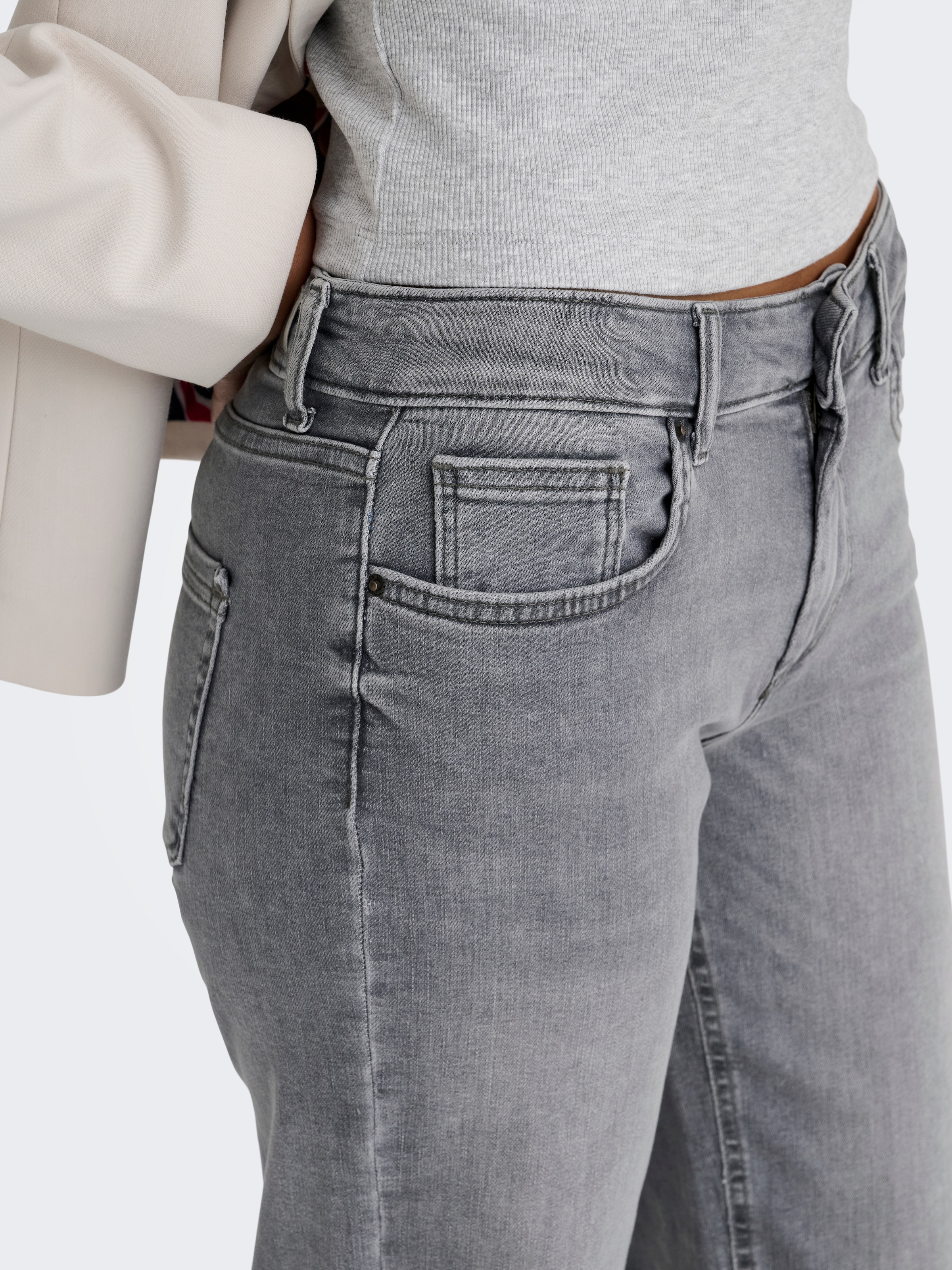 ONLY Jeans droit »ONLBLUSH MID STRAIGHT DNM TAI0918 NOOS«