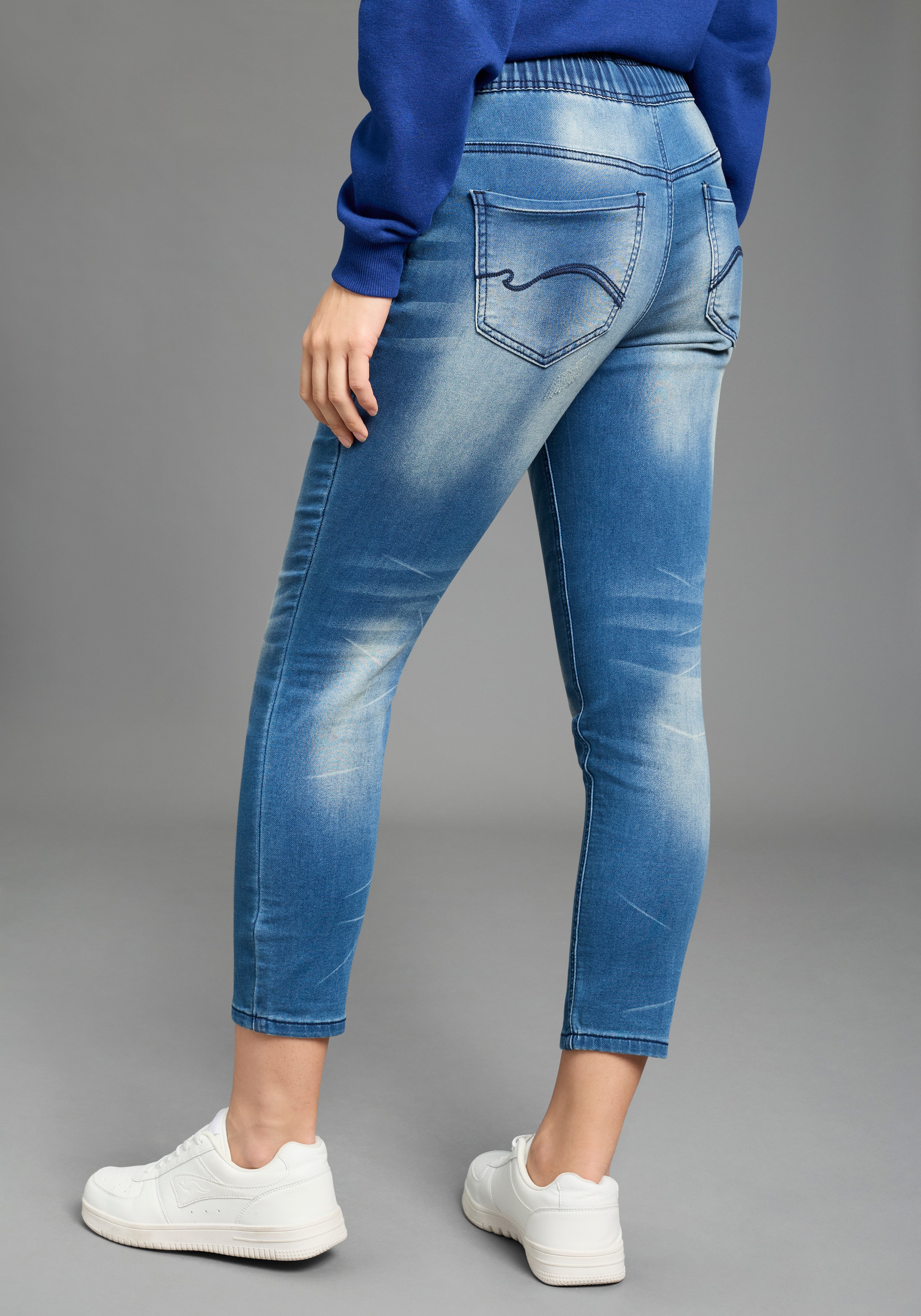 KangaROOS Jogg pants »7/8 JOGG-DENIM« weites Bein,  mit Used-Waschung,  hohe Leibhöhe,  7/8-Länge