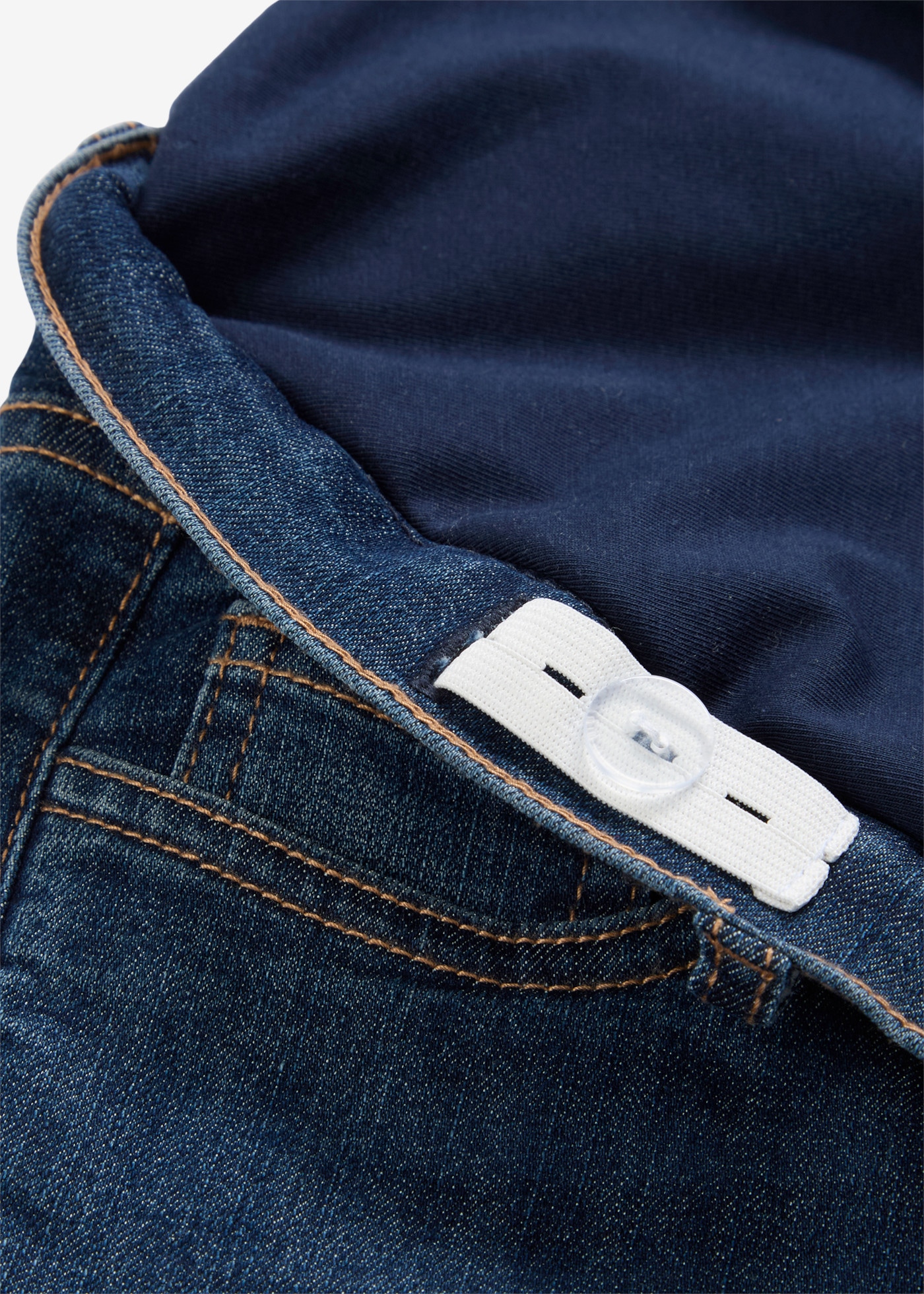 bonprix Jeans de grossesse avec design 5 poches, en denim de coton, coupe skinny