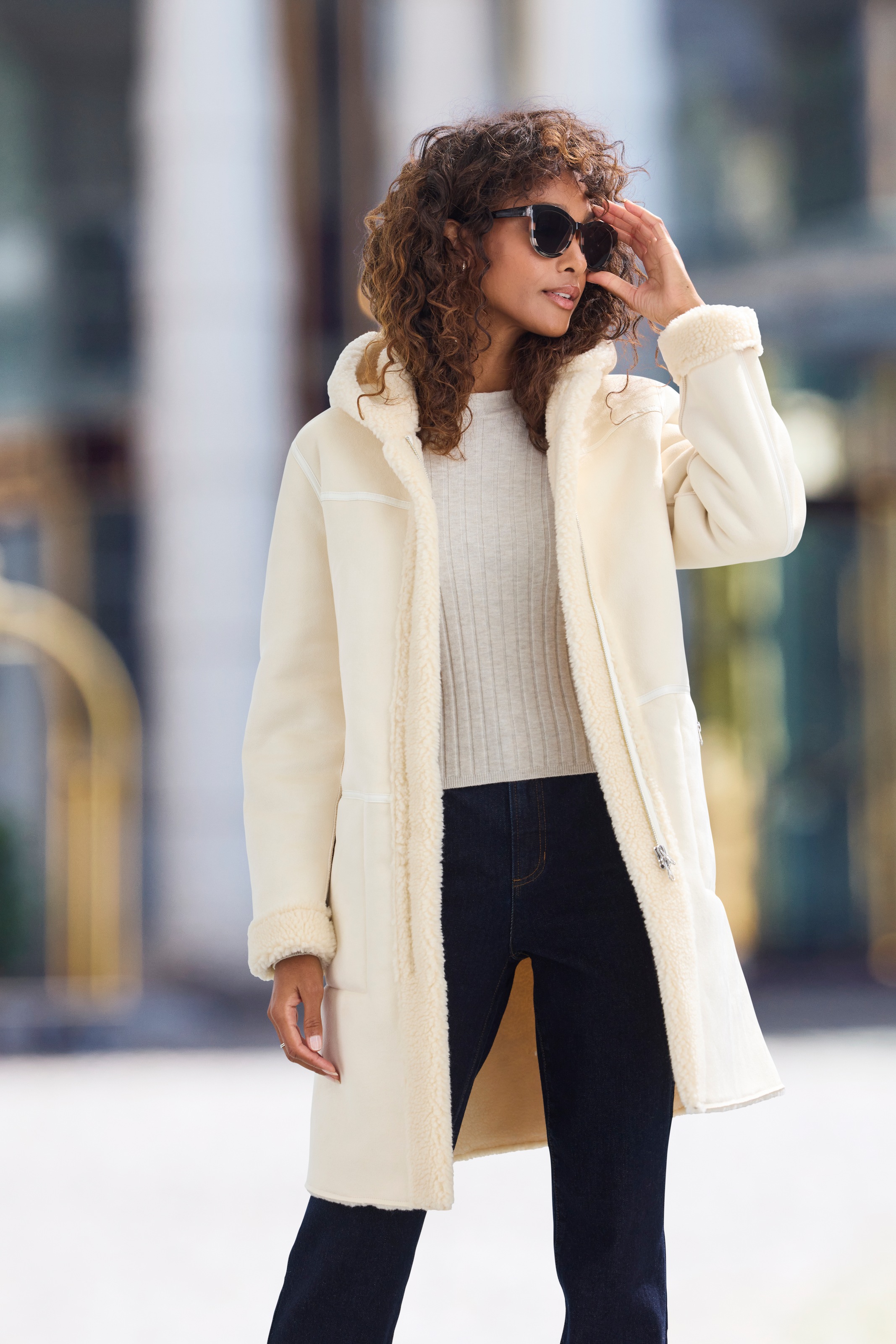 French Connection Veste en imitation cuir avec capuche Avec doublure en teddy à l'intérieur, veste en shearling, aspect peau d'agneau