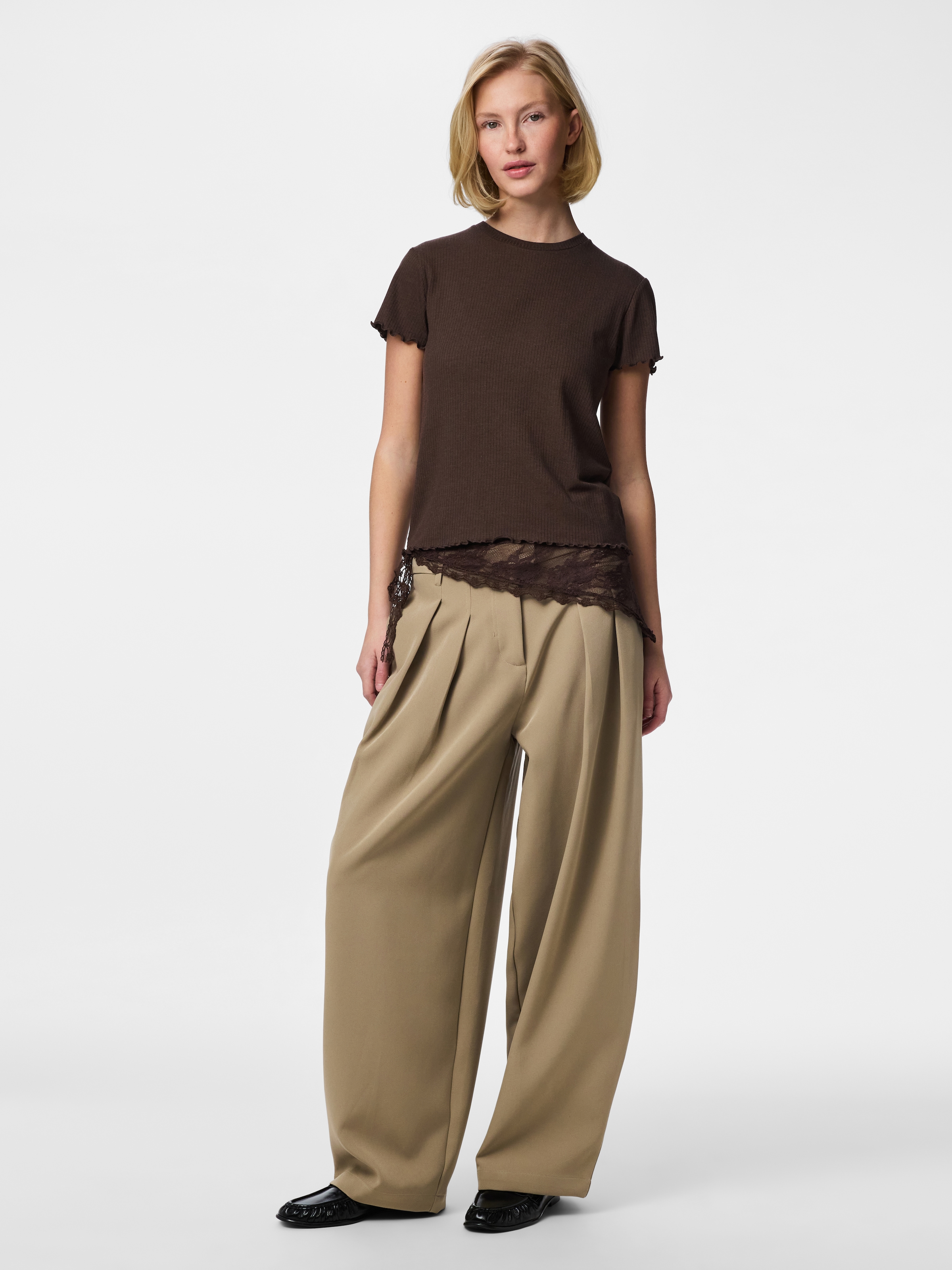 pieces T-shirt à manches courtes »PCNICCA SS O-NECK  TOP KAC BFD« mélange de viscose, coupe slim