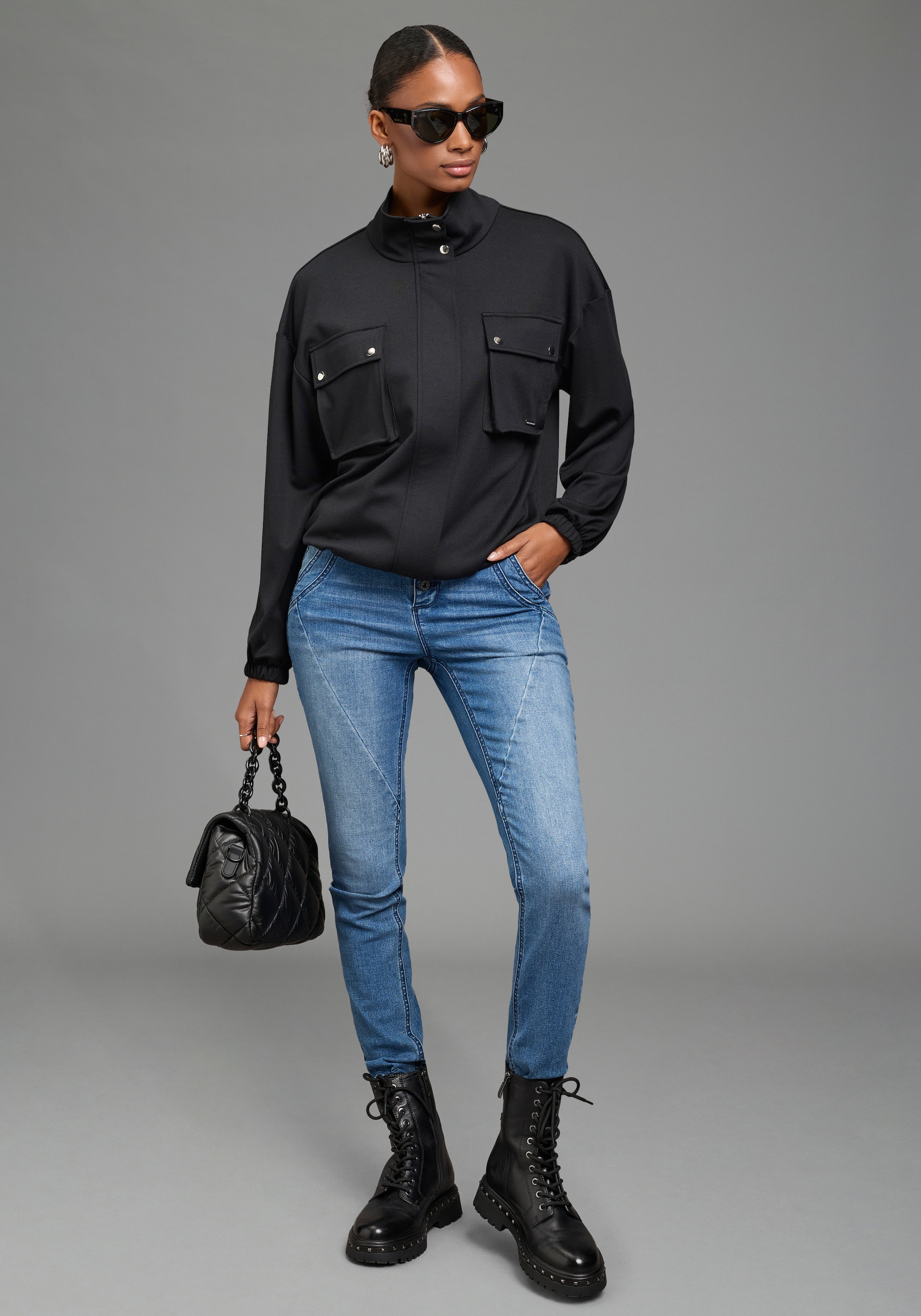 Bruno Banani Veste sweat »in modischer Blouson-Form« et boutons élégants, coupe mi-longue, avec col montant