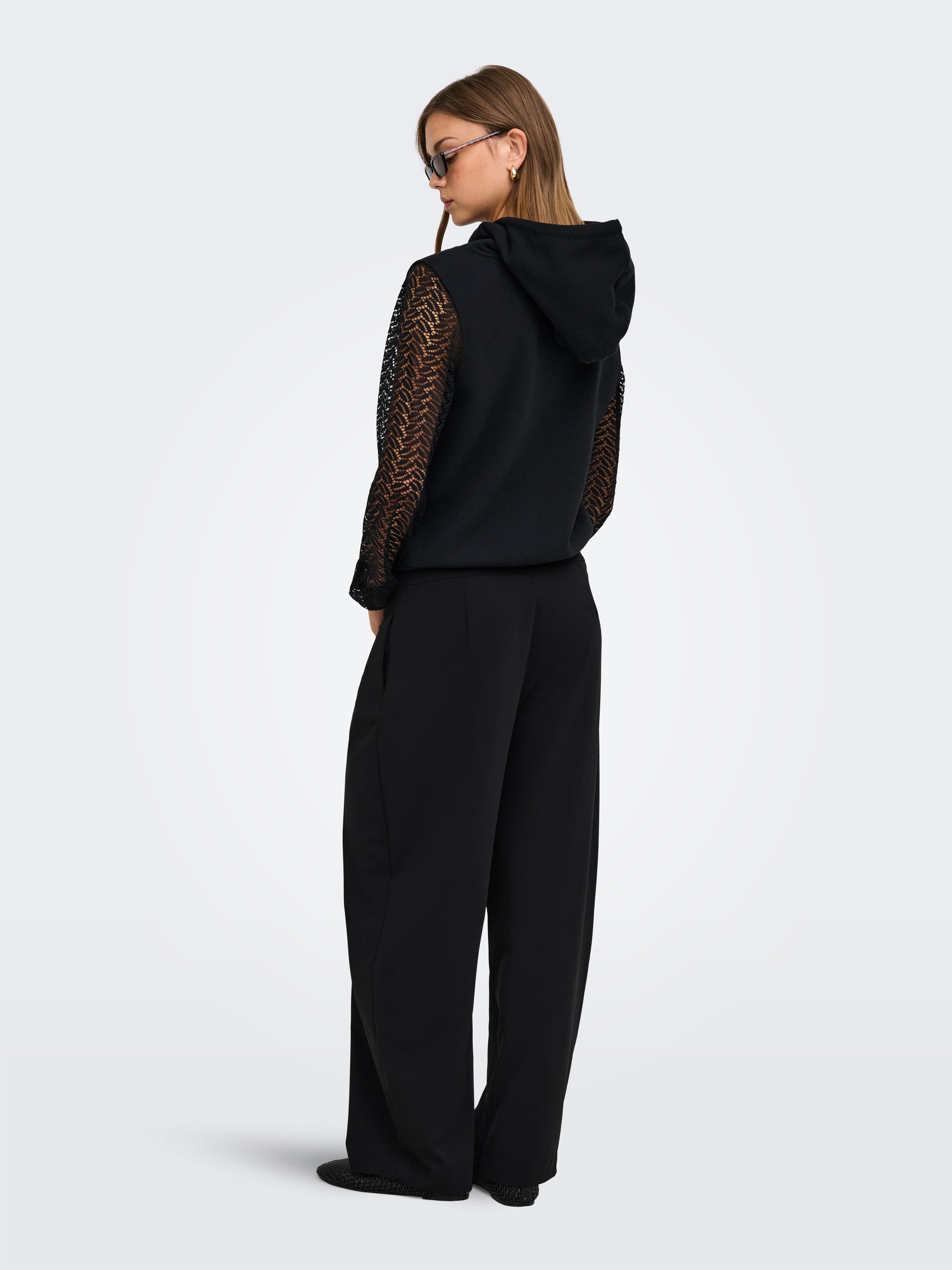 ONLY Sweat à capuche »ONLKELLY L/S LACE HOODIE CS JRS«, mélange coton, coupe régulière

