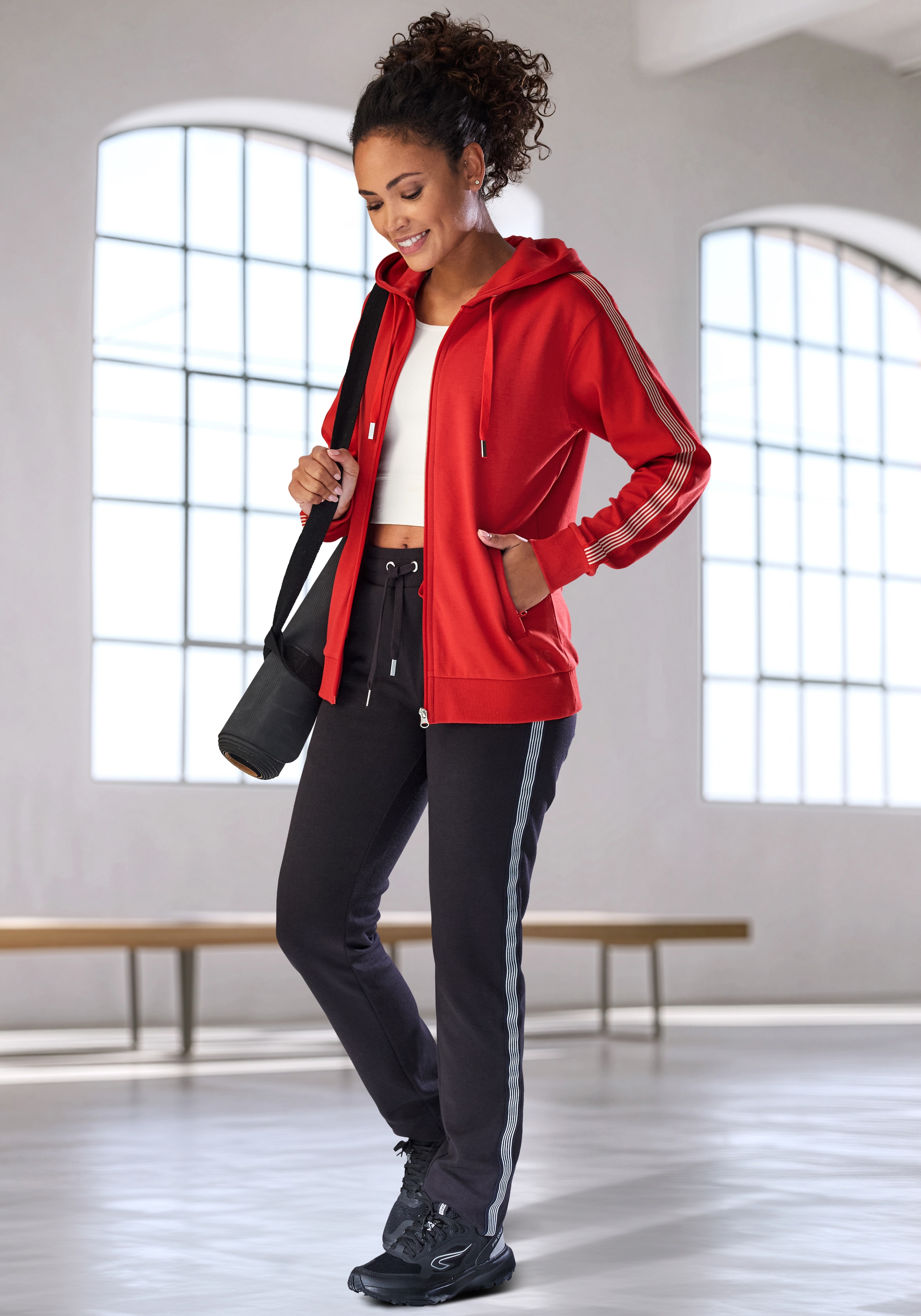 H.I.S Kapuzensweatjacke mit seitlichem Tapestreifen