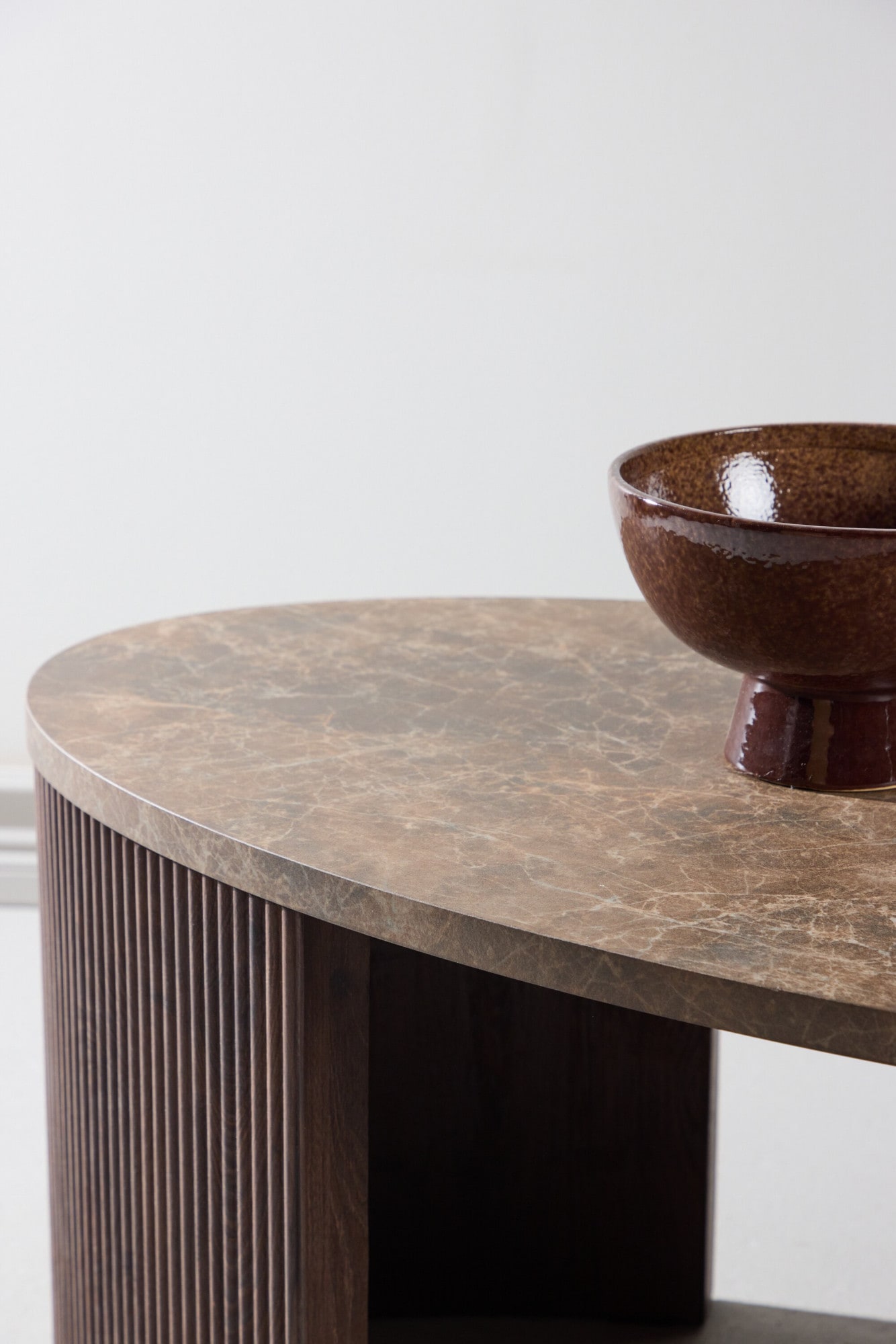 Venture Home Table basse »Bristol, ovaler Couchtisch 120 × 60 cm in Mocca mit grauer Steinoptik« Table basse, MDF, papier 3D, ovale, contrastée, raffinée