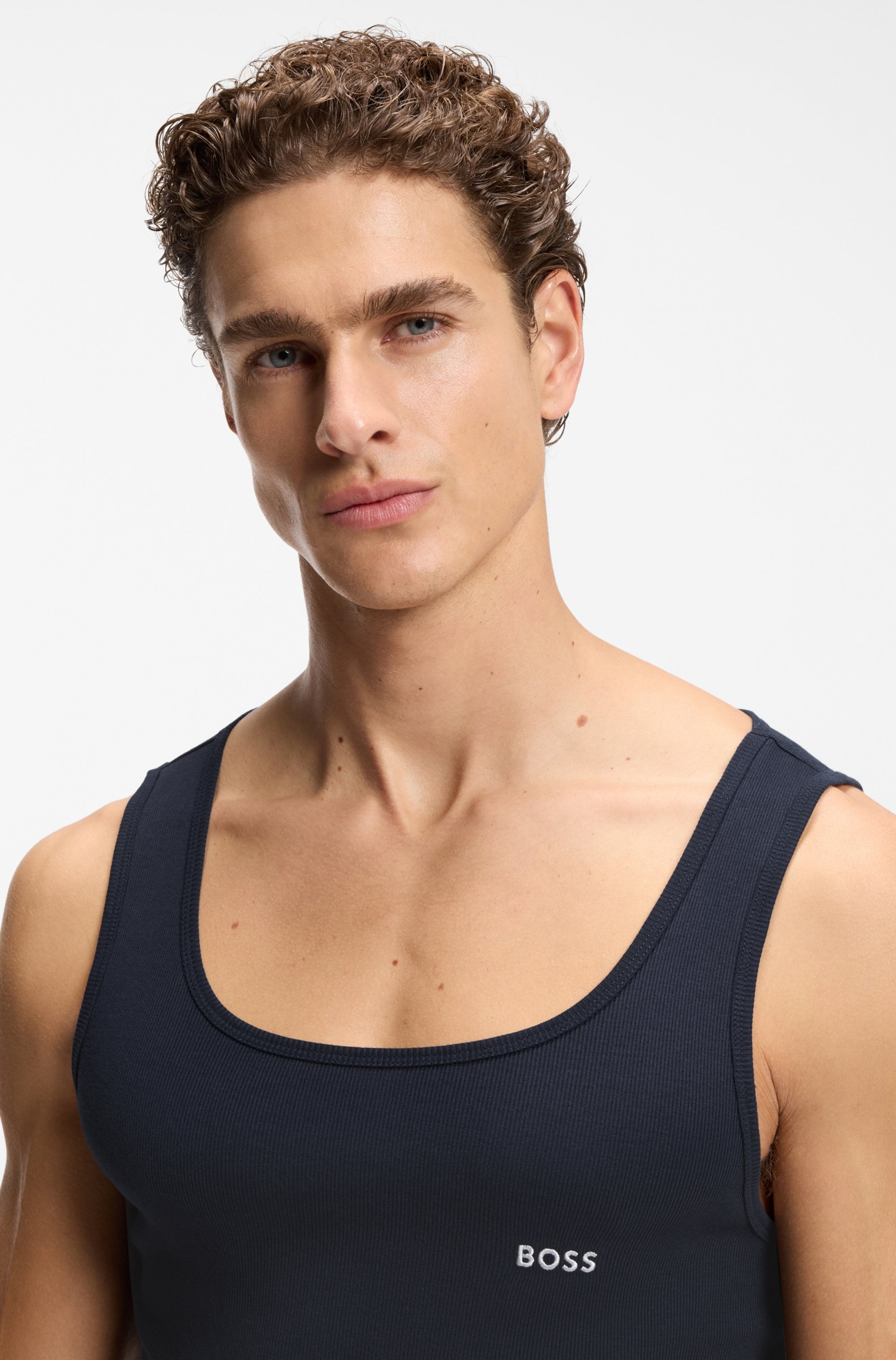 BOSS Tanktop »3P RibClassic BOSS ONE« Ton in Ton Stickerei auf der Brust