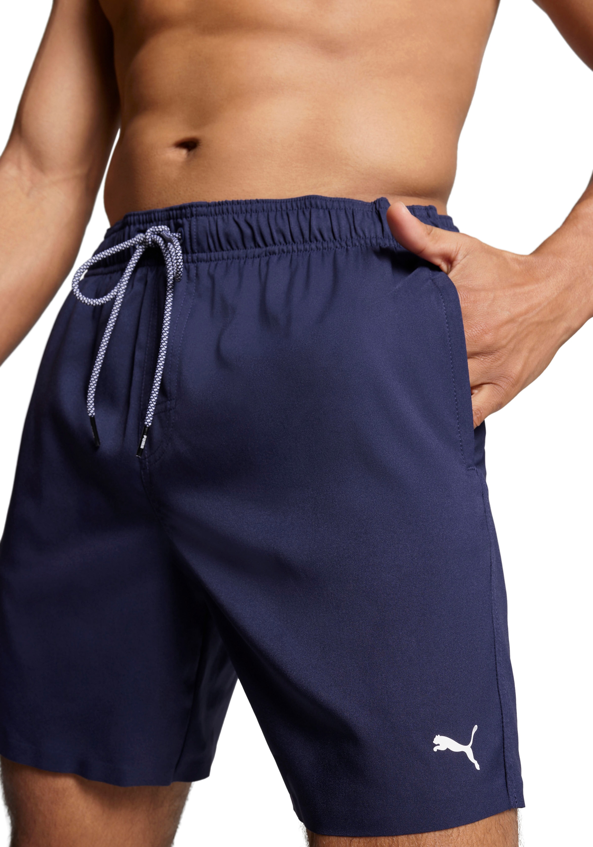 PUMA Badeshorts »PUMA SWIM MEN MID SHORTS 1P« High-Tech Reissverschluss an der Gesässtasche, Seitentaschen