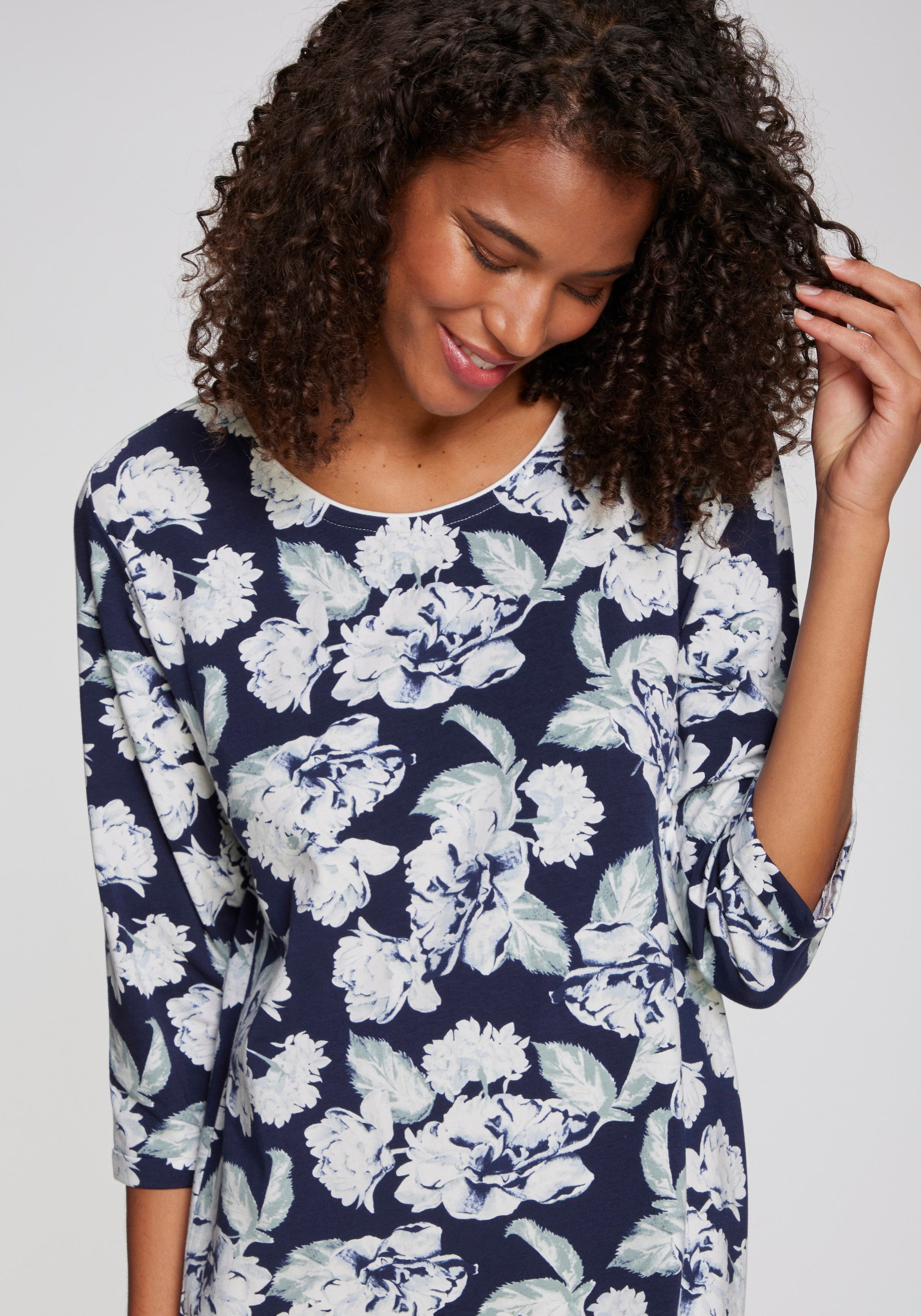 LASCANA Nachthemd mit schönem Blumenmuster