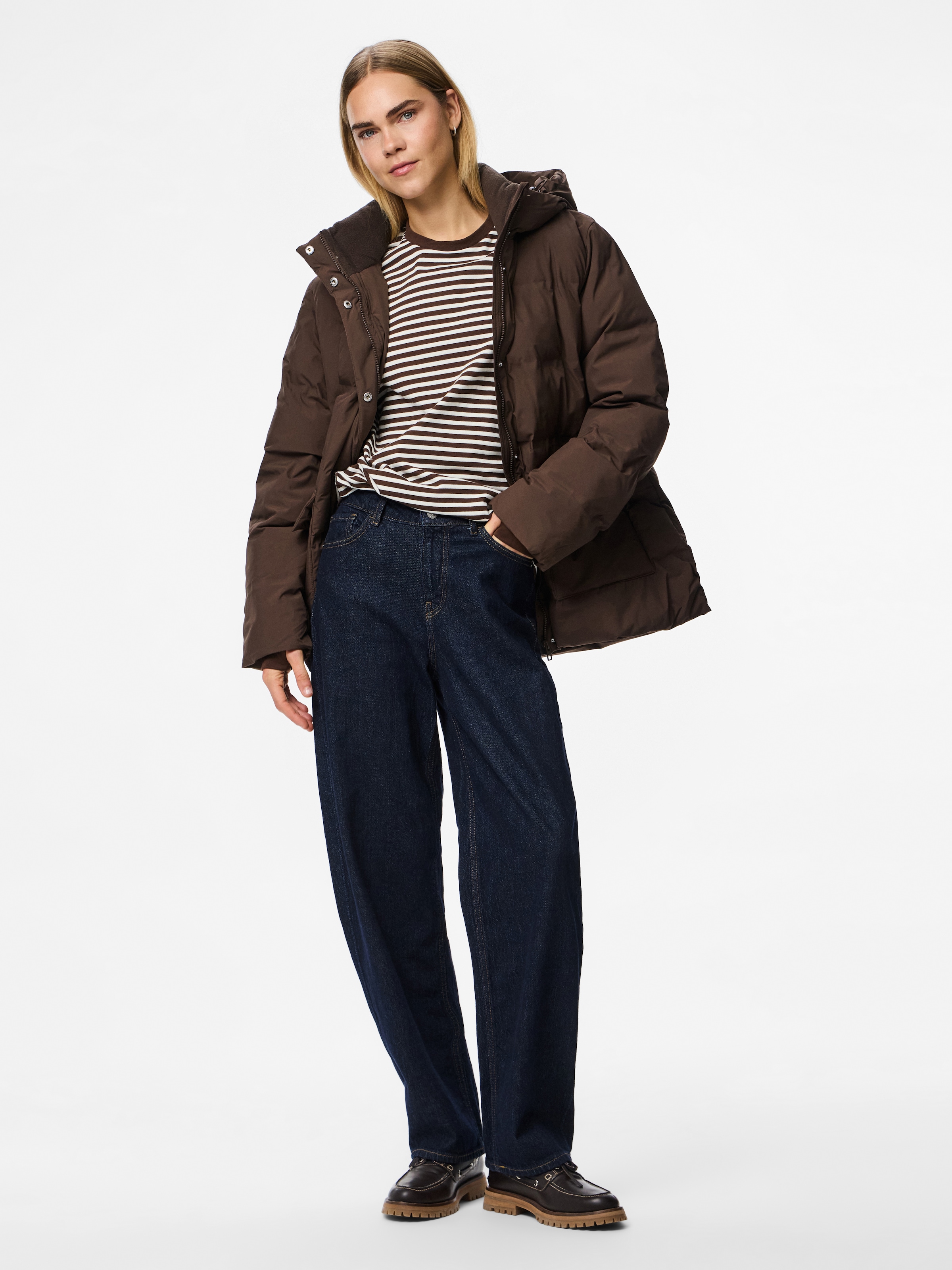 pieces Veste matelassée »PCNORMA PUFFER JACKET NOOS BC« avec capuche Kunstfaser, regular fit