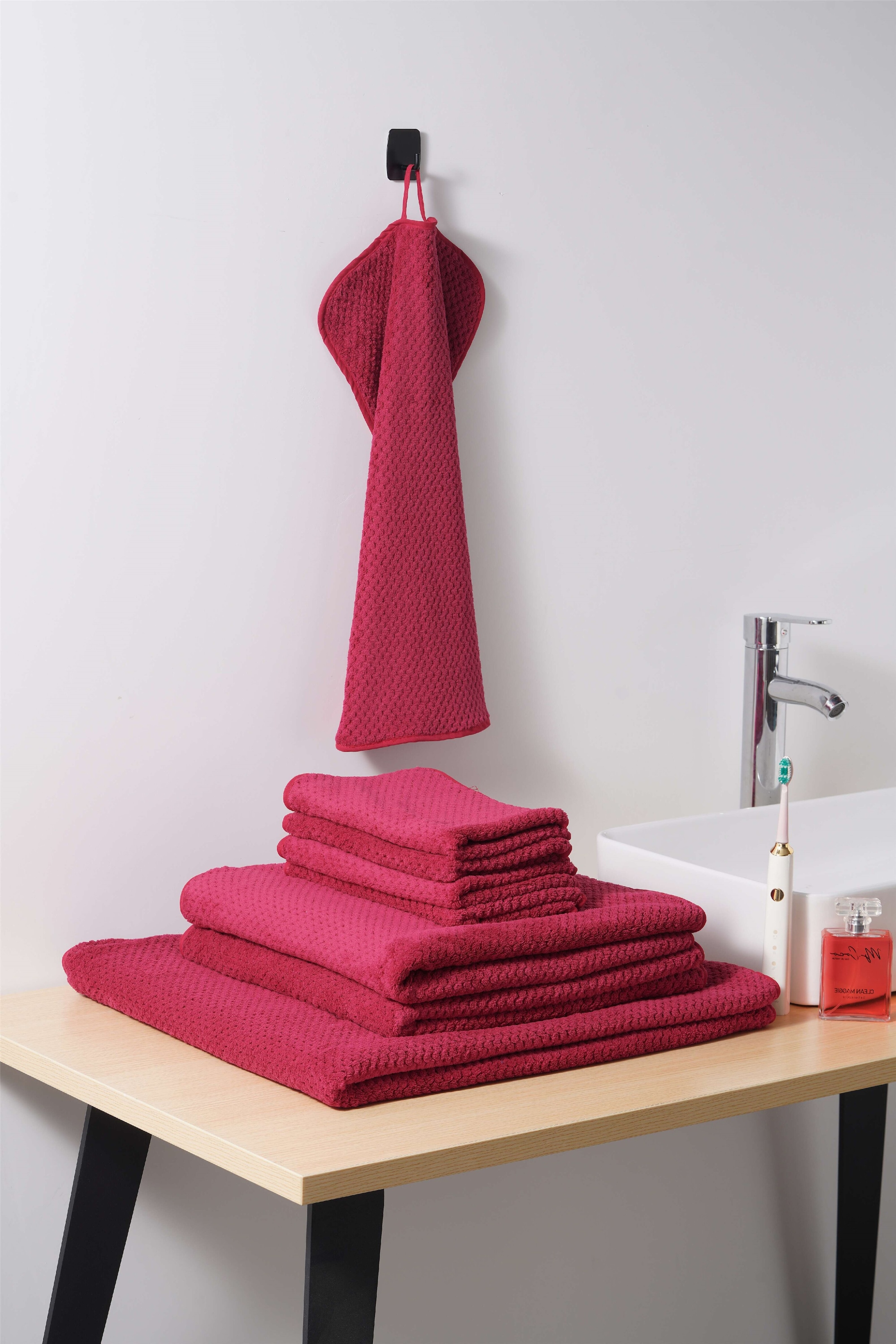 GOODproduct Serviettes »Parris, diverse Grössen, ideal als Sporthandtuch, Reisehandtuch« sehr leicht, kompakt, schnelltrocknend, Mikrofaser, mit Waffelmuster