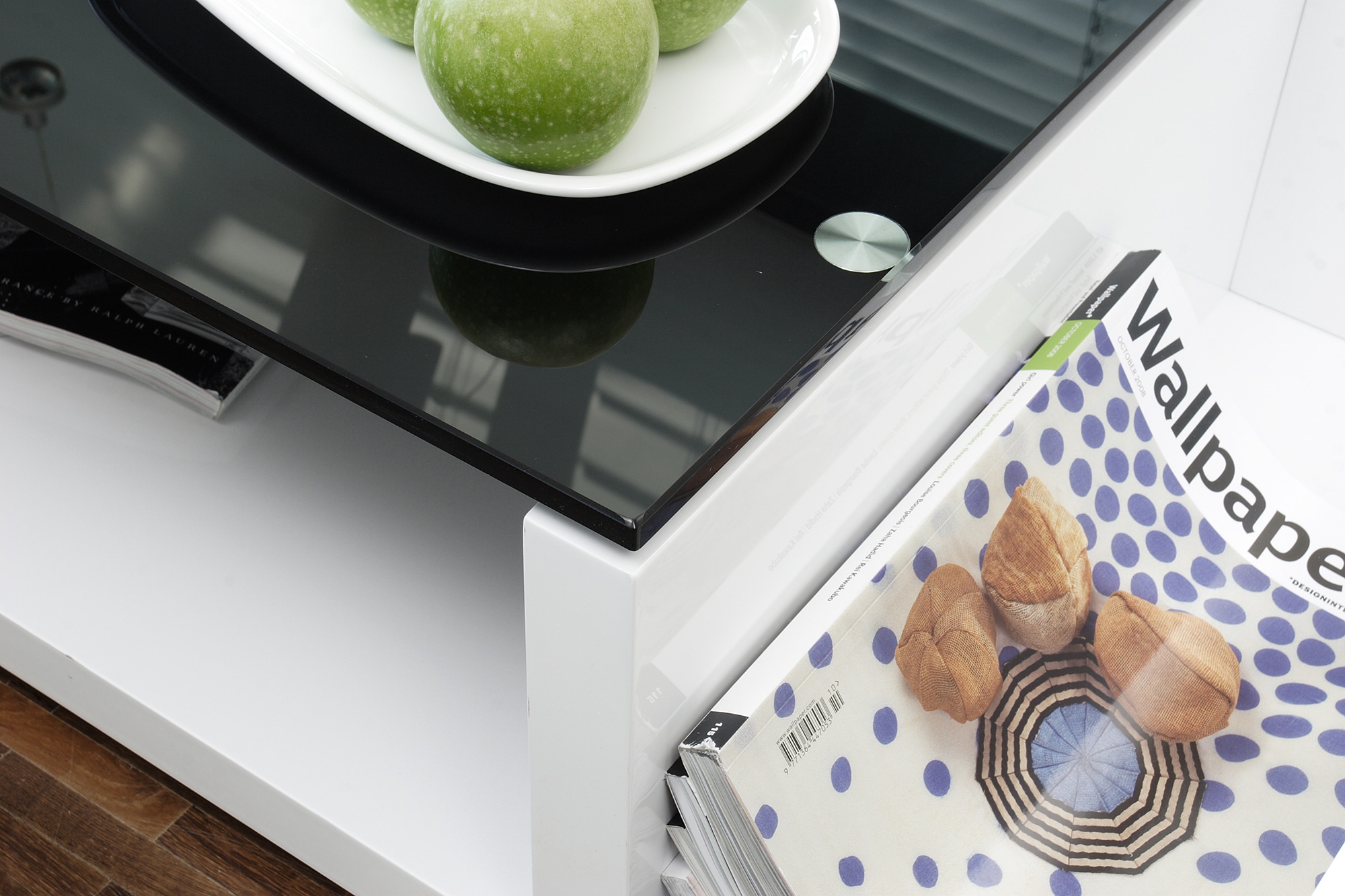 SalesFever Couchtisch »Eleganter Wohnzimmertisch« Praktisch mit integriertem Seiten-Magazinfach