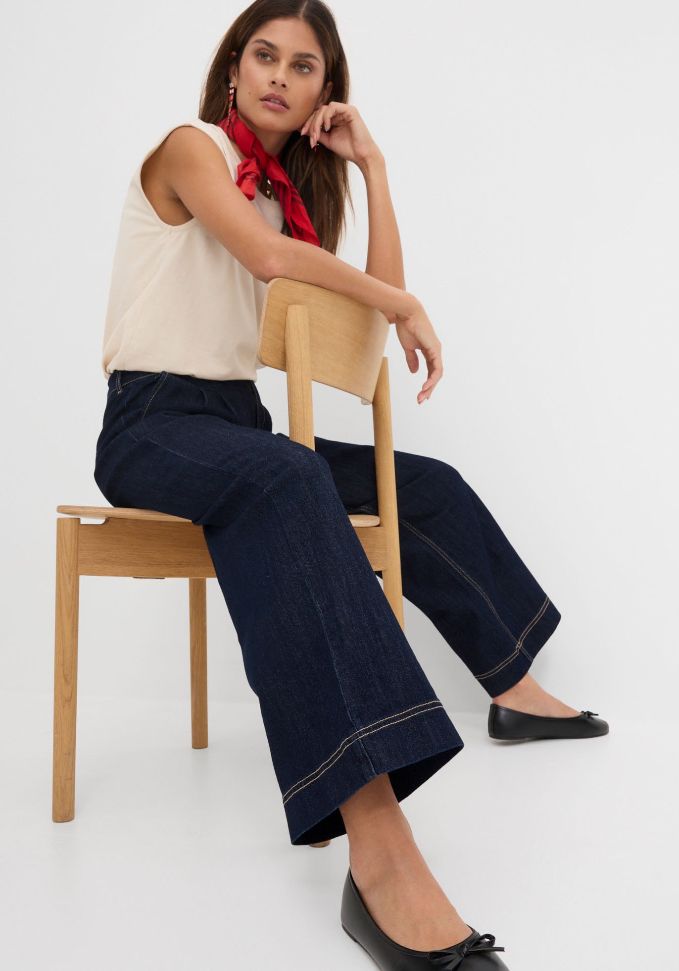 bonprix Weite Jeans »Wide-Leg-Jeans High Waist, Bequembund« Loose Fit Passform, High Waist, mit Bundfalten