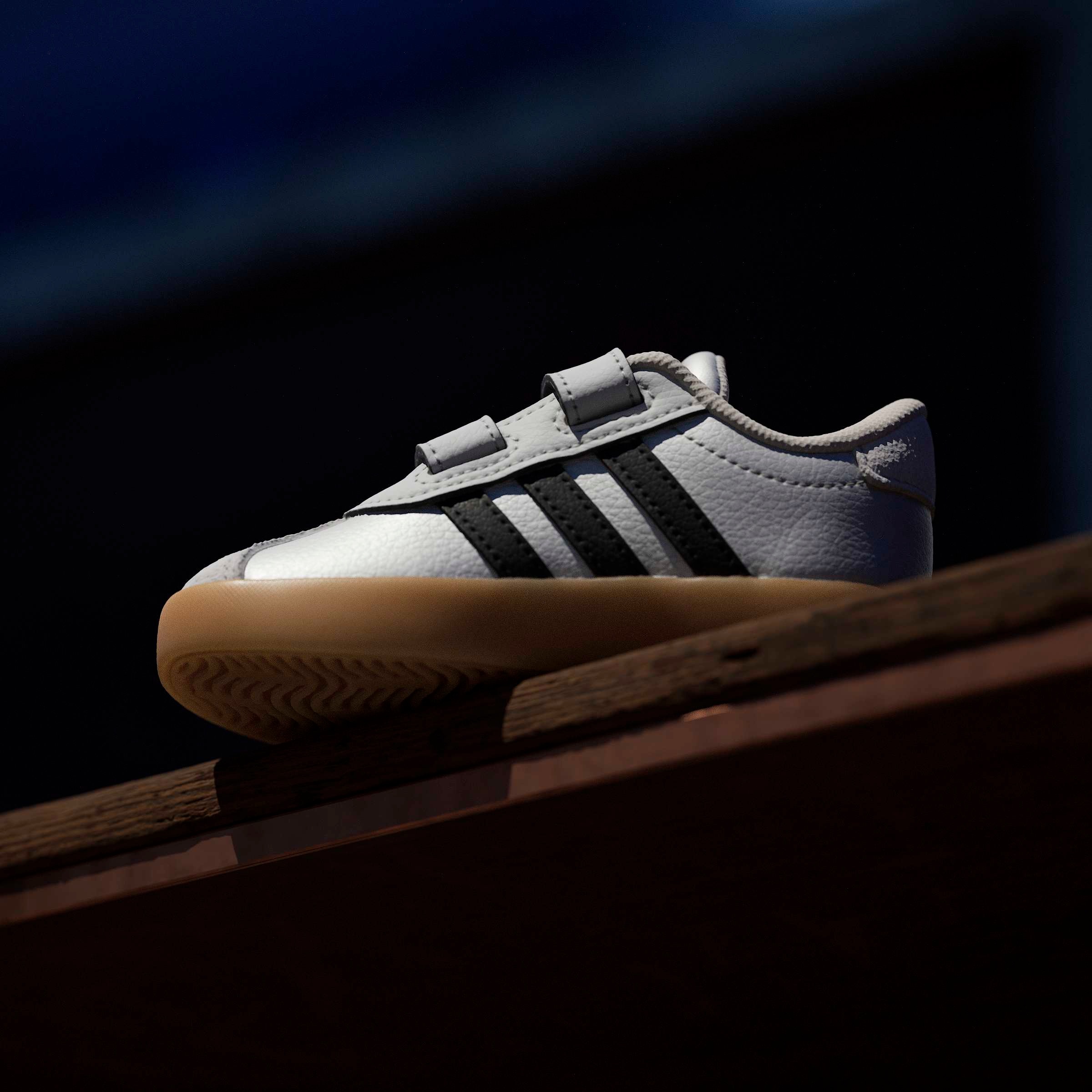 adidas Sportswear Chaussures à scratch »VL COURT 3.0 KIDS«  inspiriert vom Design des adidas samba, für Kinder
