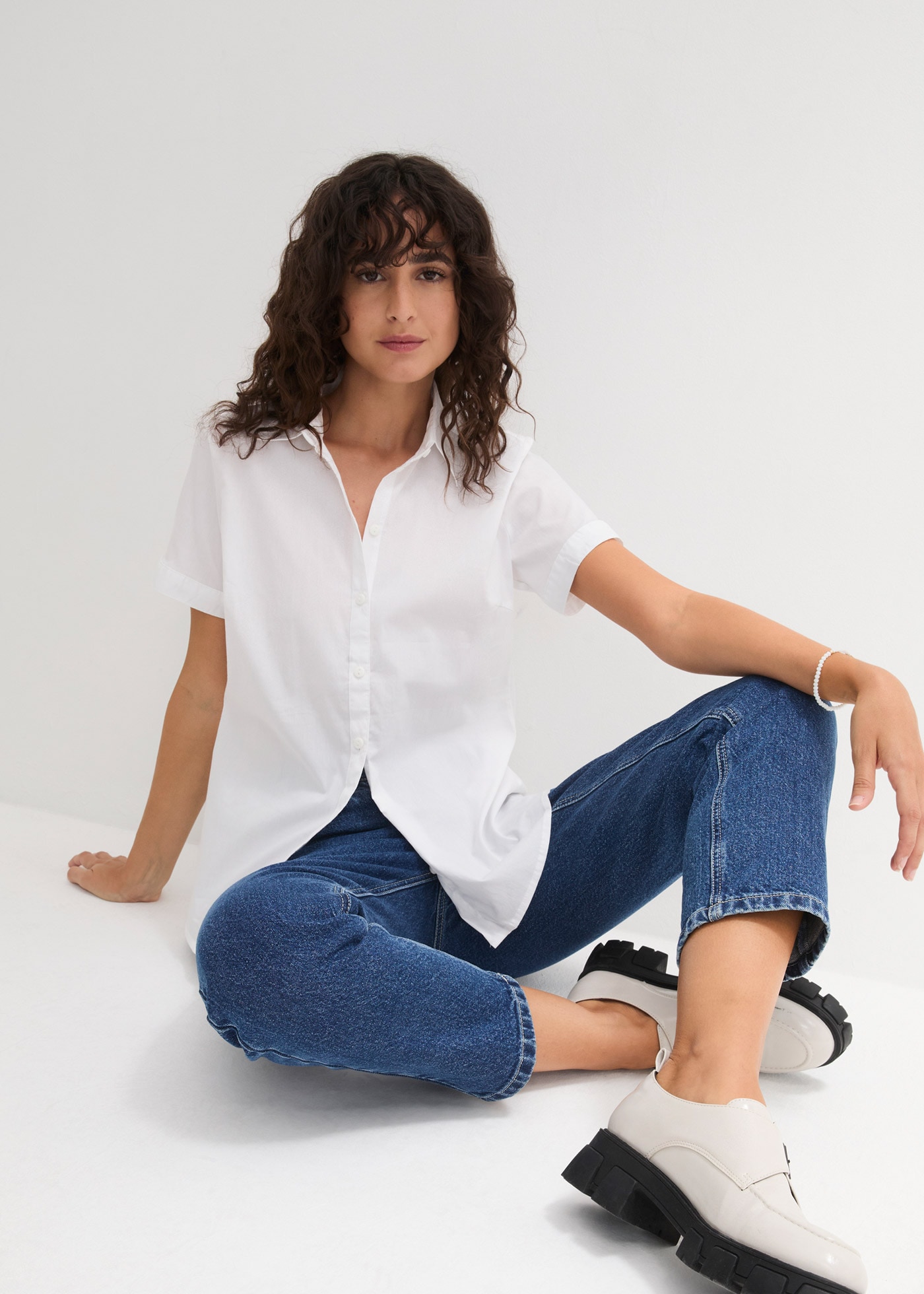 bonprix Blouse à manches courtes »Stretch-Kurzarmbluse aus Baumwollmix« schmale Passform, mit Hemdblusenkragen, unifarben, Kurzarm