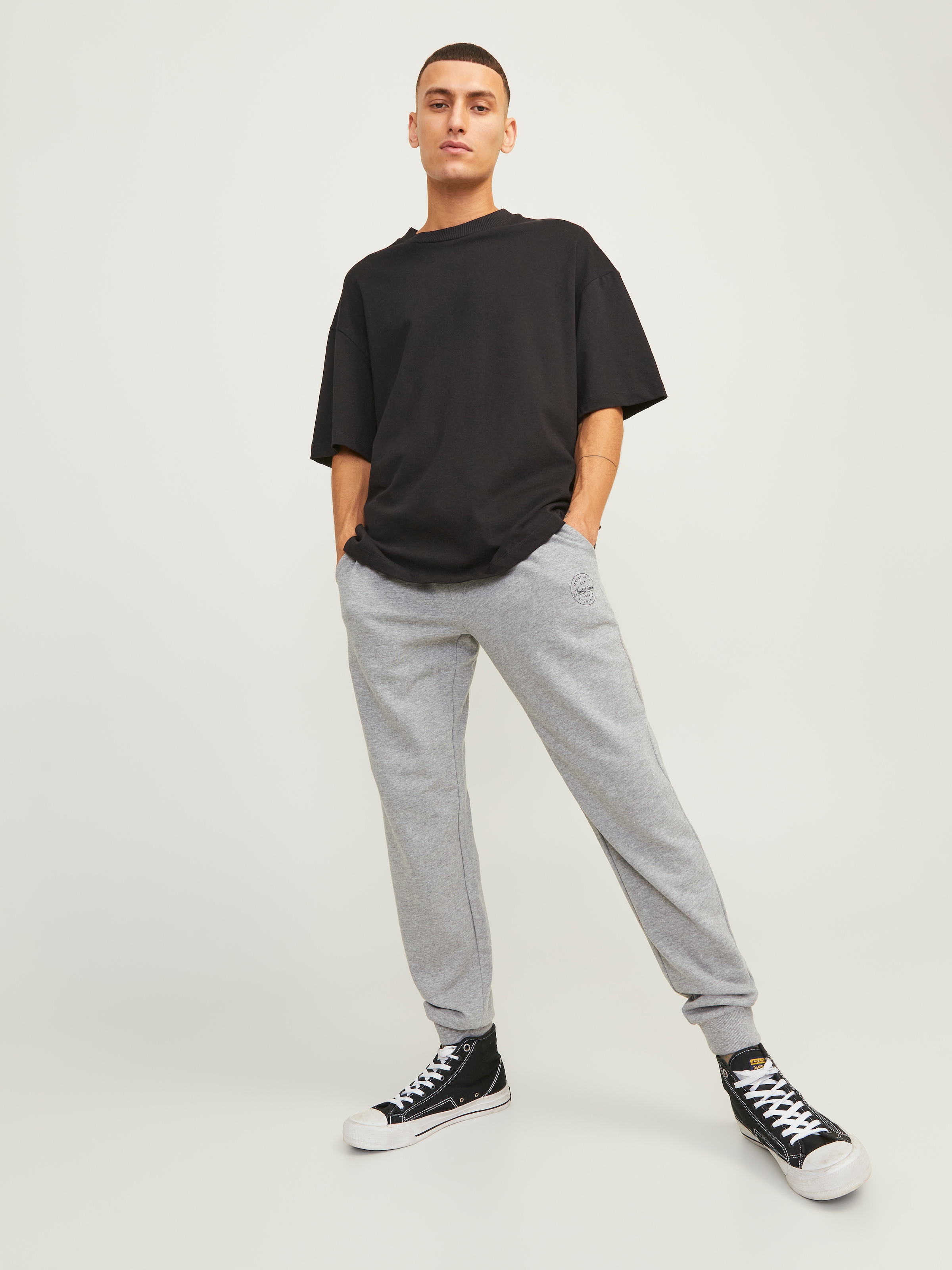 Jack & Jones Sweathose »JPSTGORDON Jogpants mit Kordelzug und bequemem Schnitt«  unifarben, modisch, bequem, Baumwolle