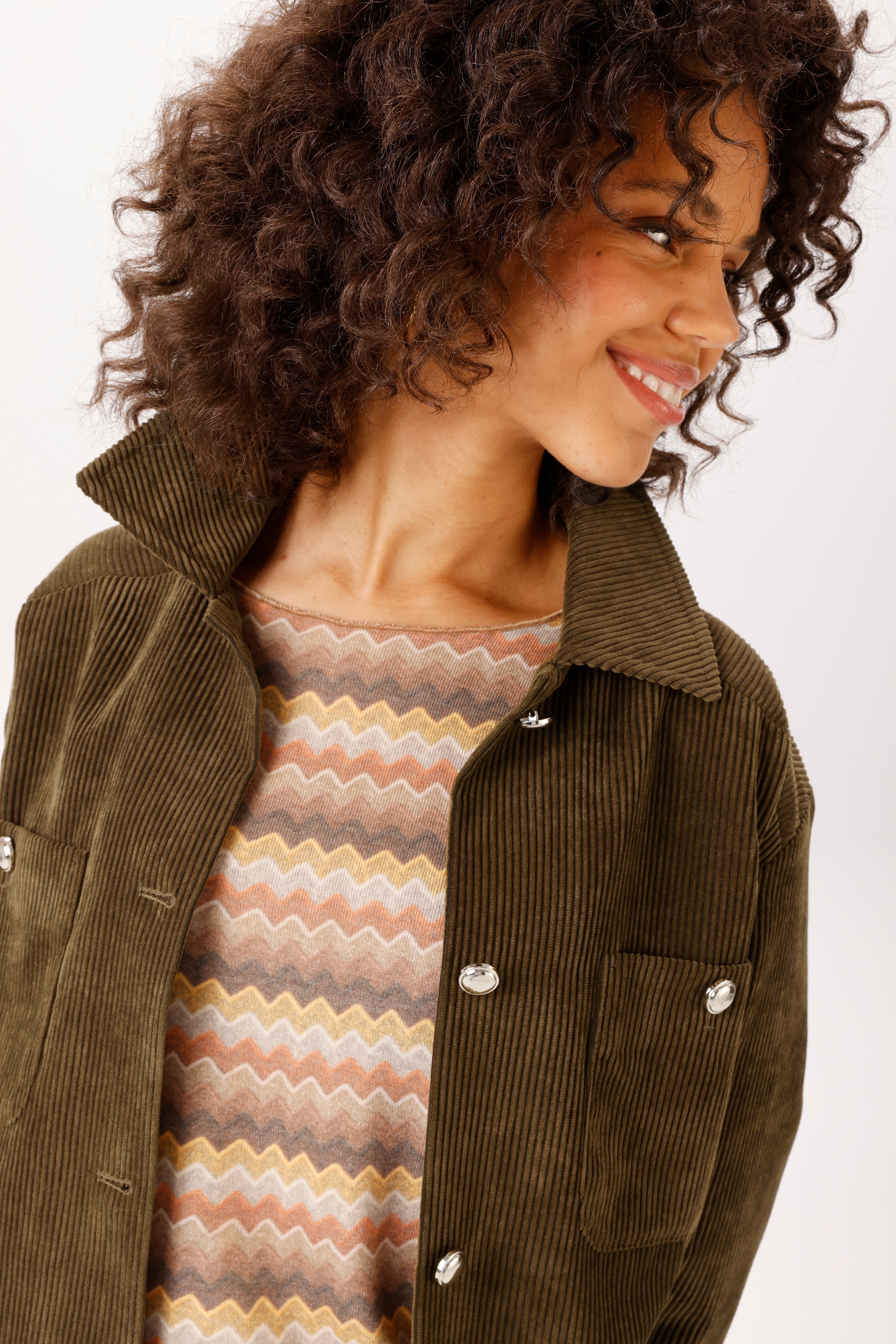 Aniston CASUAL Veste courte en velours côtelé doux - NOUVELLE COLLECTION