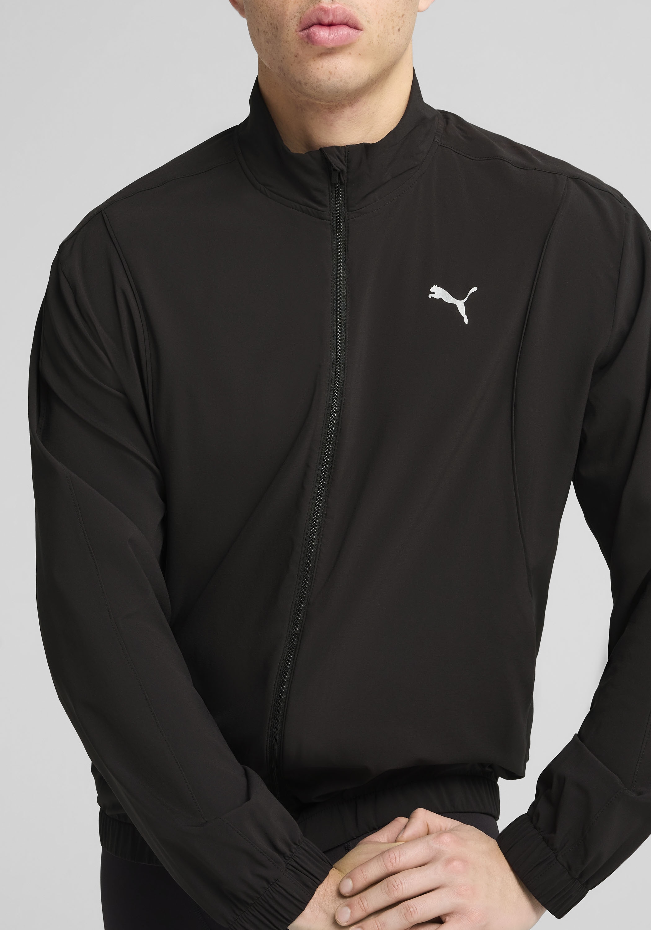 PUMA Trainingsjacke »RUN VELOCITY WOVEN JACKET« ohne Kapuze mit Nahttaschen, mit Reissverschluss und Schutzleiste