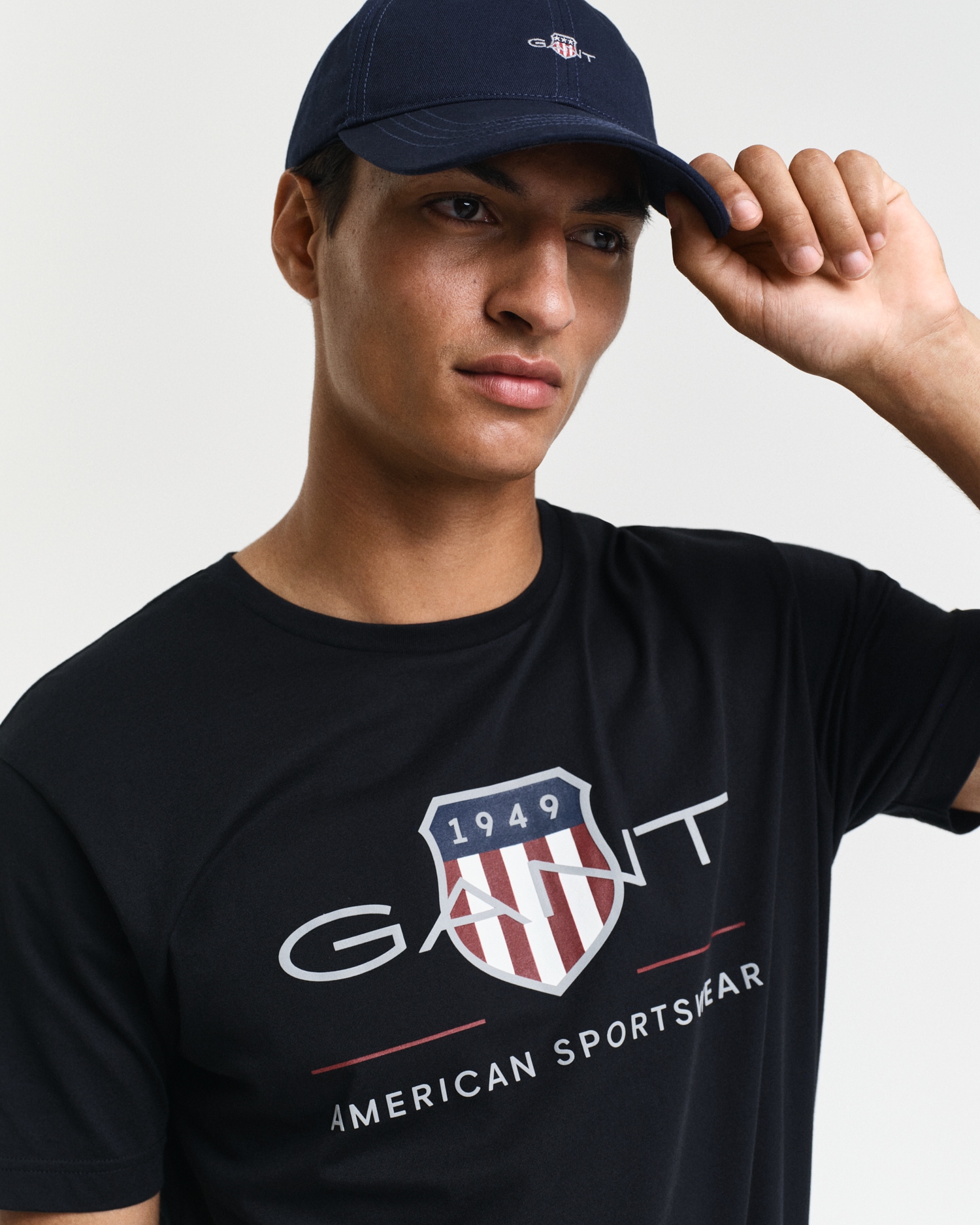 Gant T-shirt »REG ARCHIVE SHIELD SS T-SHIRT« avec impression logo sur la poitrine
