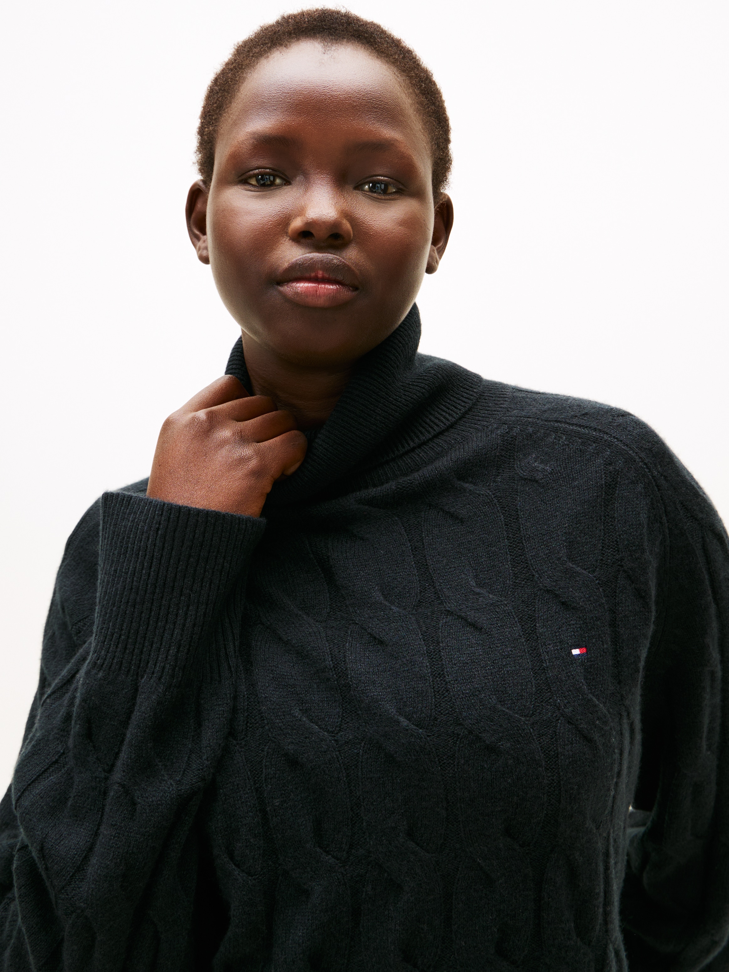 Tommy Hilfiger Curve Pull à col roulé »CRV SOFT WOOL CABLE ROLL-NK SWT« in grossen Grössen, mit Zopfmuster, aus reiner Wolle