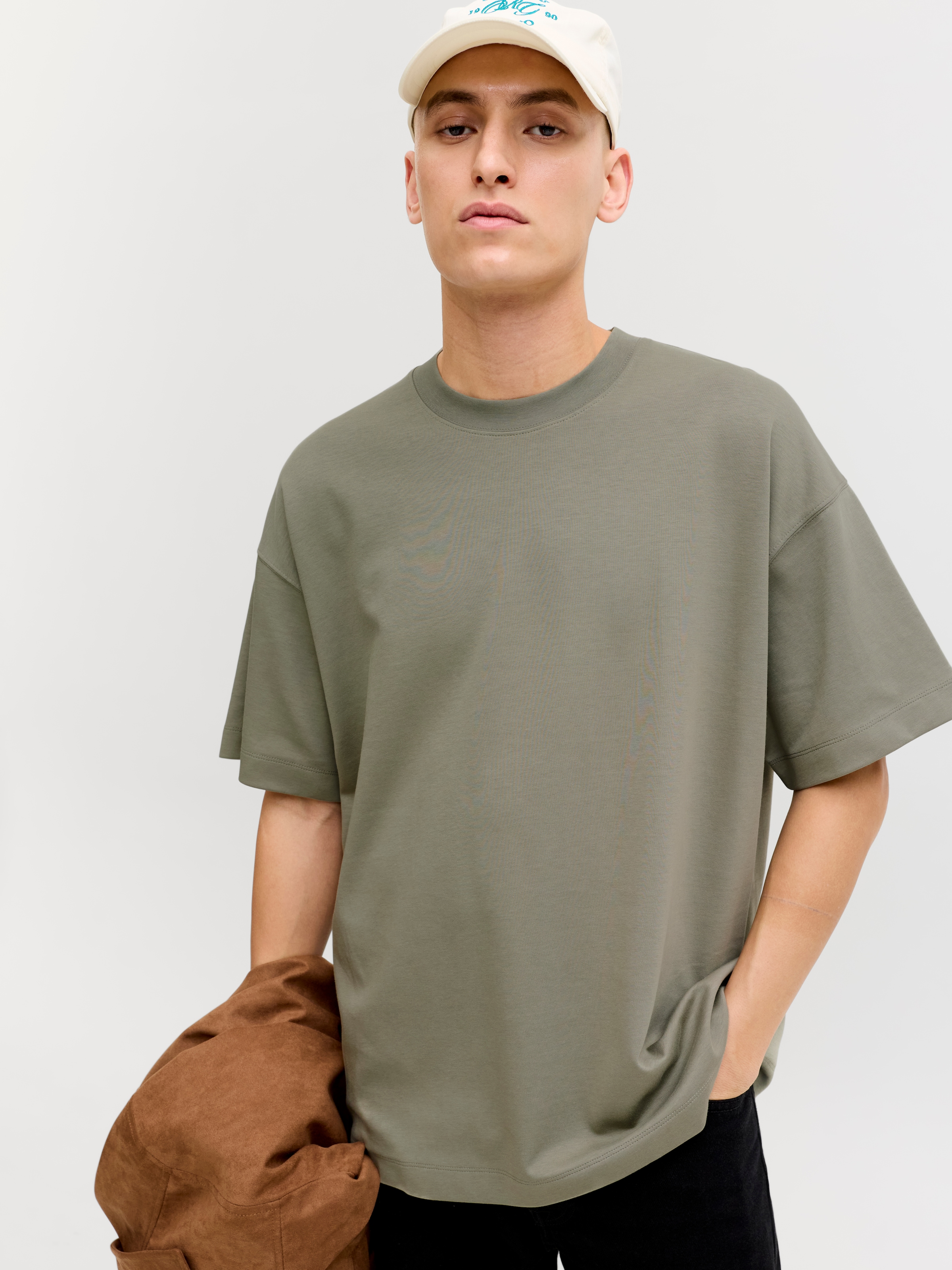 Jack & Jones T-Shirt »JJEBARRON TEE SS O-NECK NOOS« Baumwollmischung, loose fit