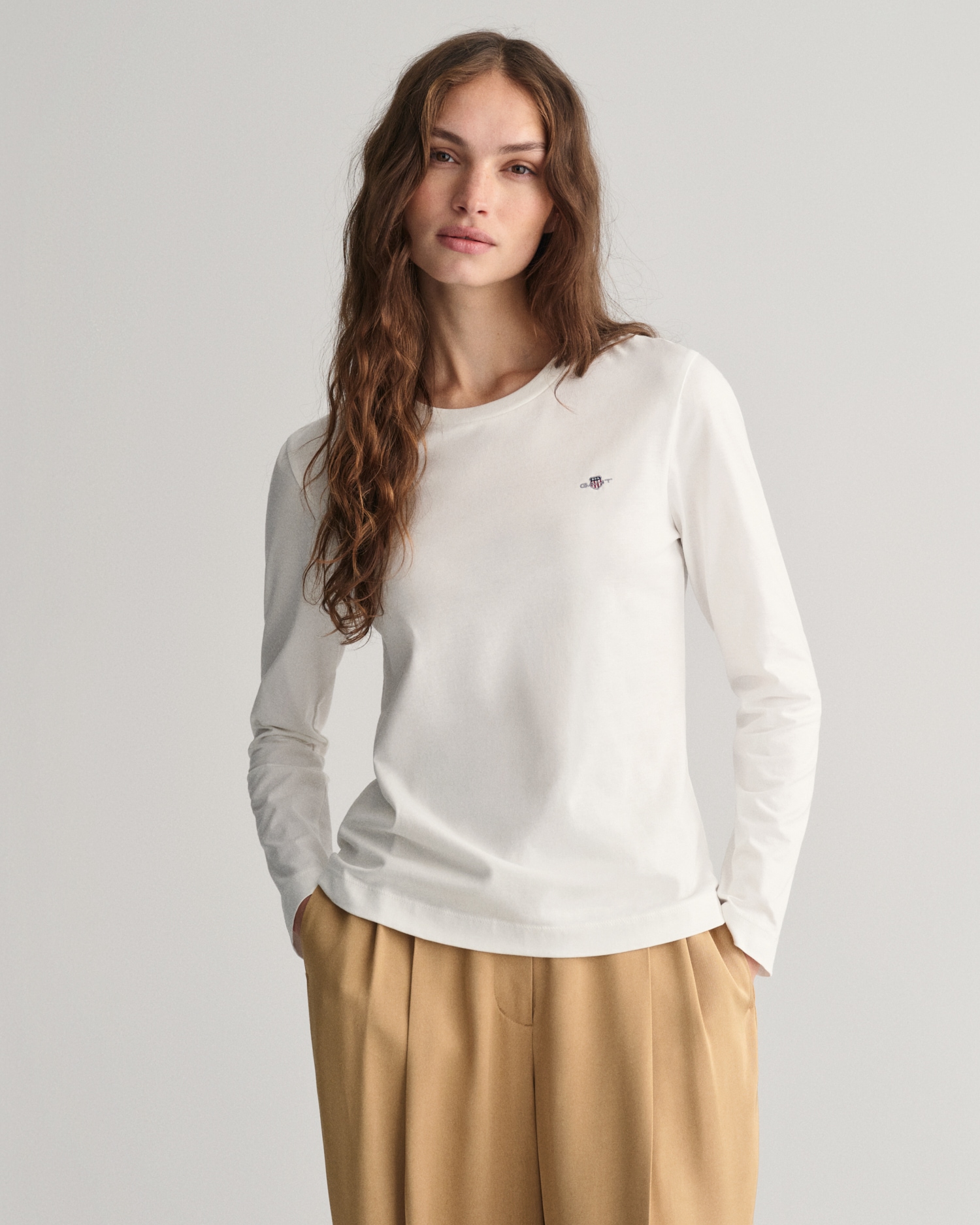 Gant Langarmshirt »REG SHIELD LS T-SHIRT« kleine Logostickerei auf der Brust