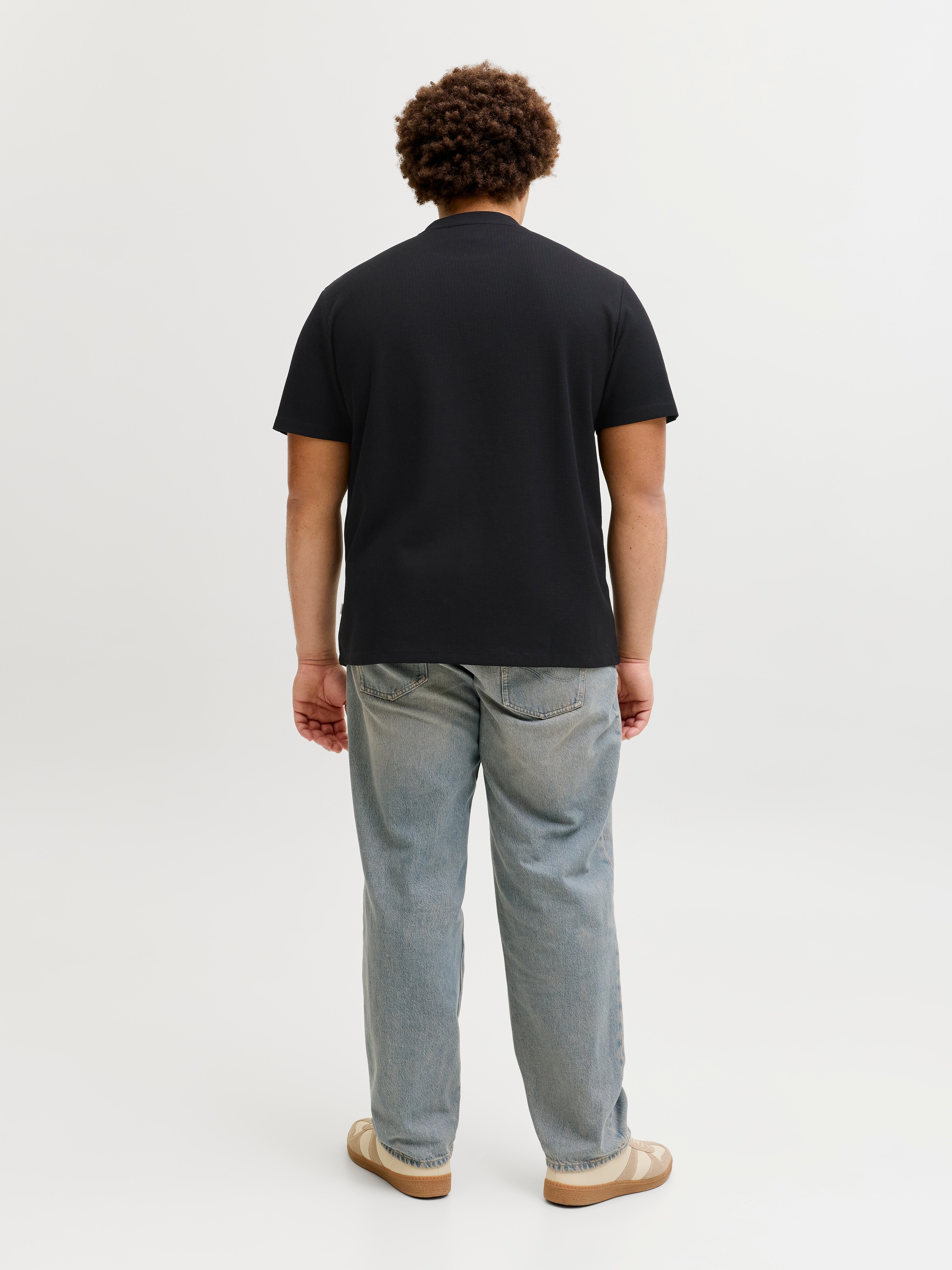 Jack & Jones PlusSize T-shirt »JJEAUSTIN TEE SS NOOS PLS« avec encolure ronde