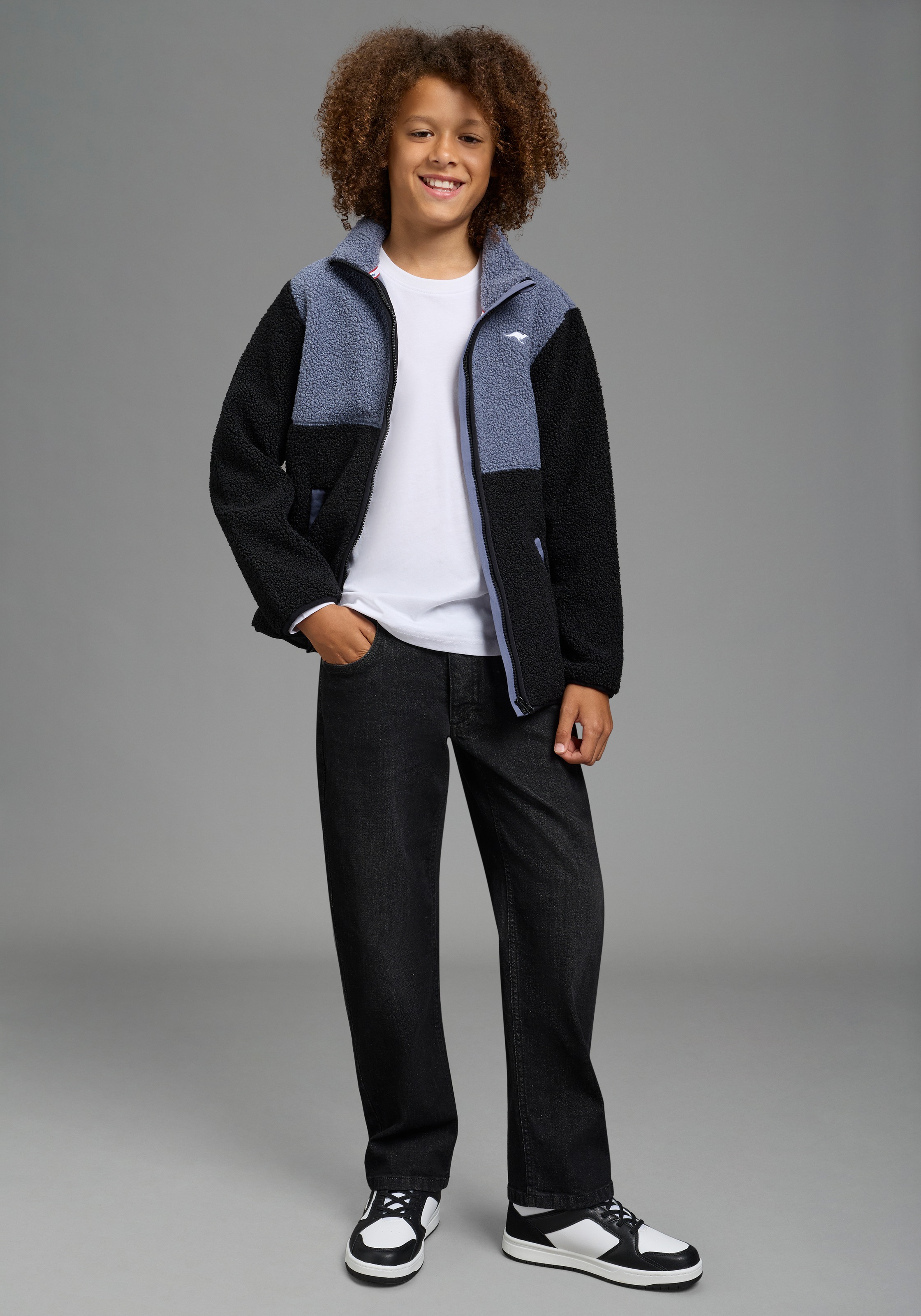 KangaROOS Loose-fit-Jeans »Jeans mit weitem Bein« , mit Logo-Stickerei