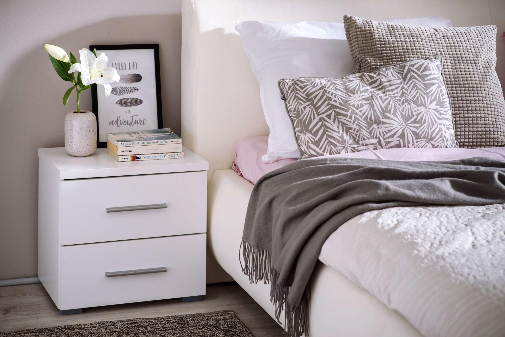 Home affaire Nachtkonsole »Uni Nachttisch, Nachtkommode, Nachtschrank, Beistelltisch, Kommode« Platzsparend, 2 Schubladen, Griff