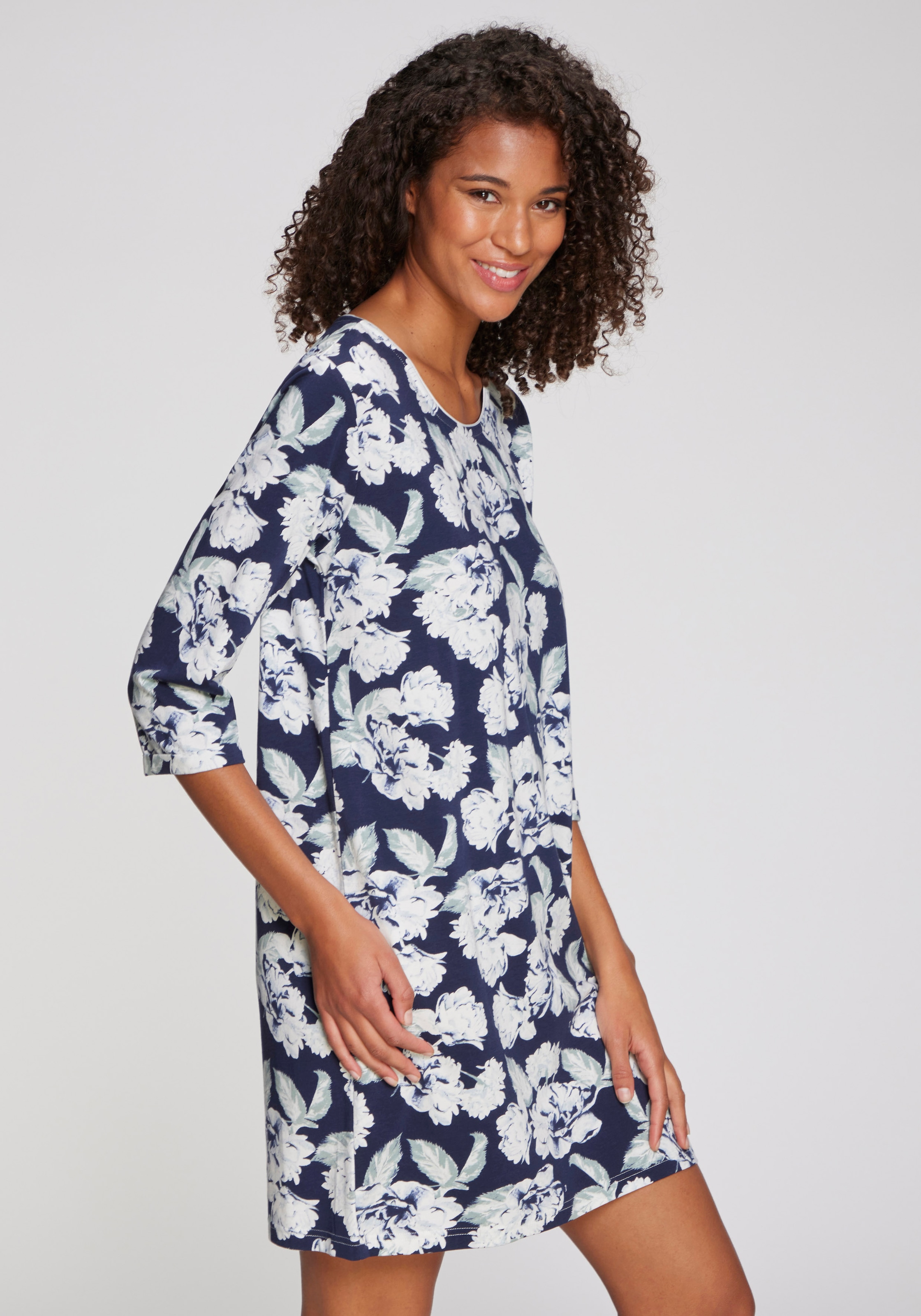 LASCANA Nachthemd mit schönem Blumenmuster