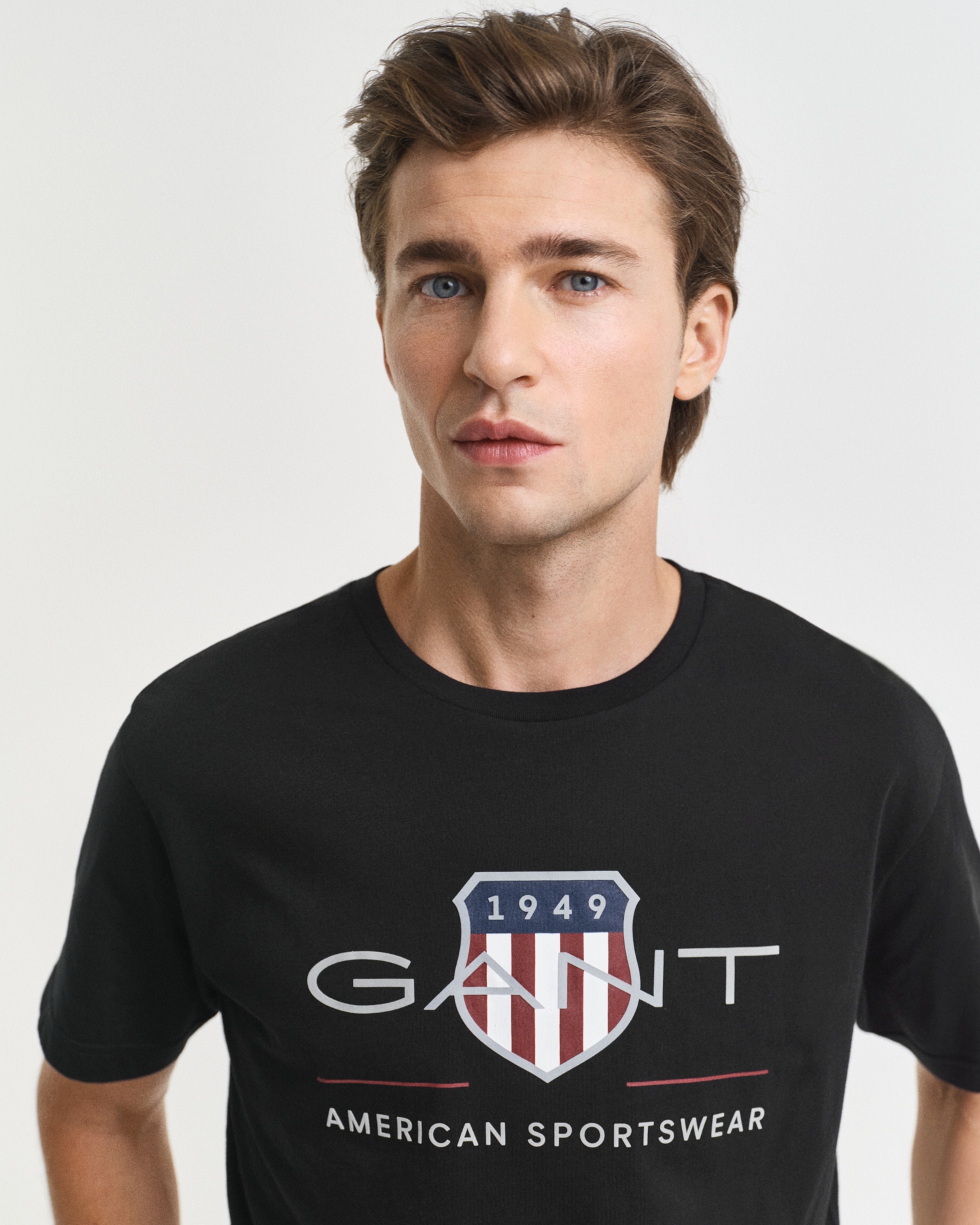 Gant T-shirt »REG ARCHIVE SHIELD SS T-SHIRT« avec impression logo sur la poitrine