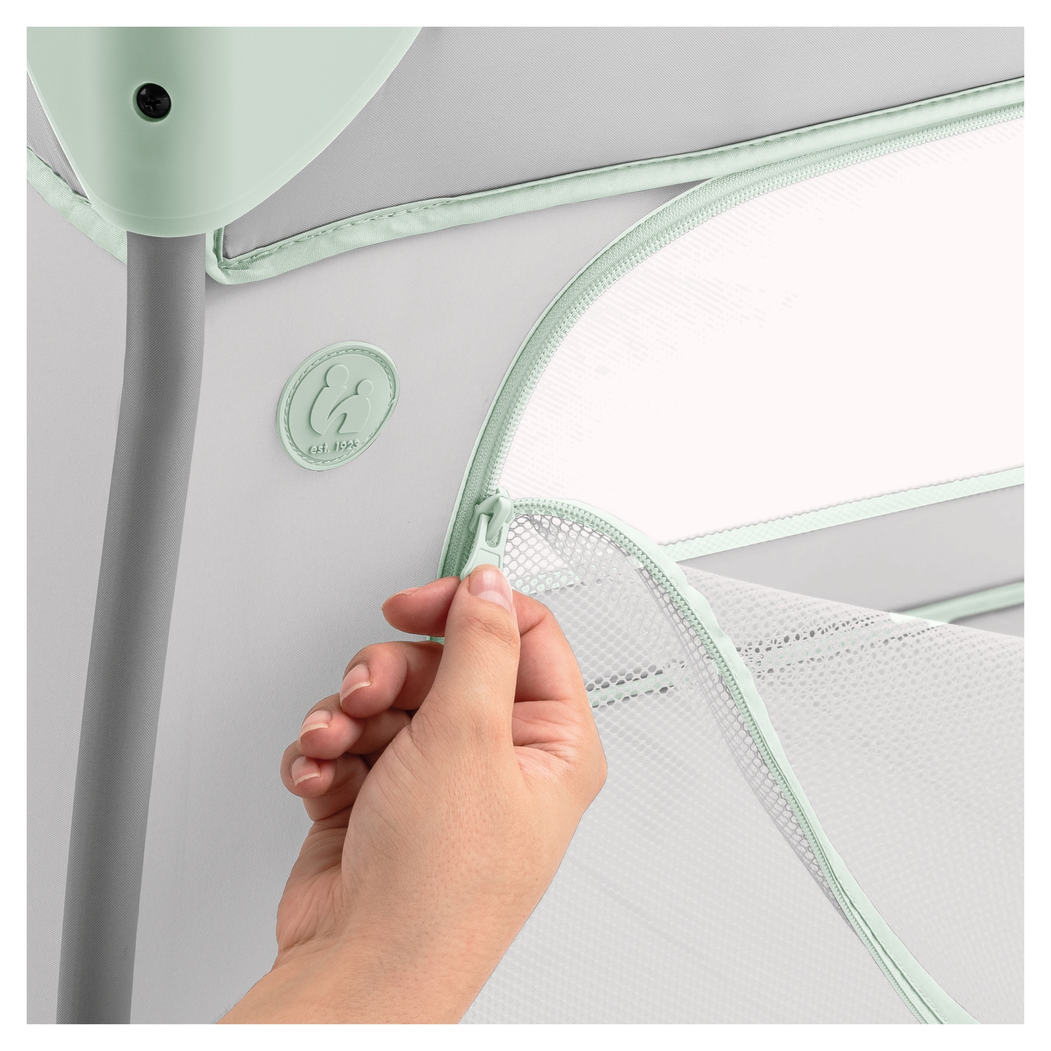 Hauck Baby-Reisebett »Sleep N Play Go Plus, Dusty Mint« mit integrierten Rädern; Vorderausstieg