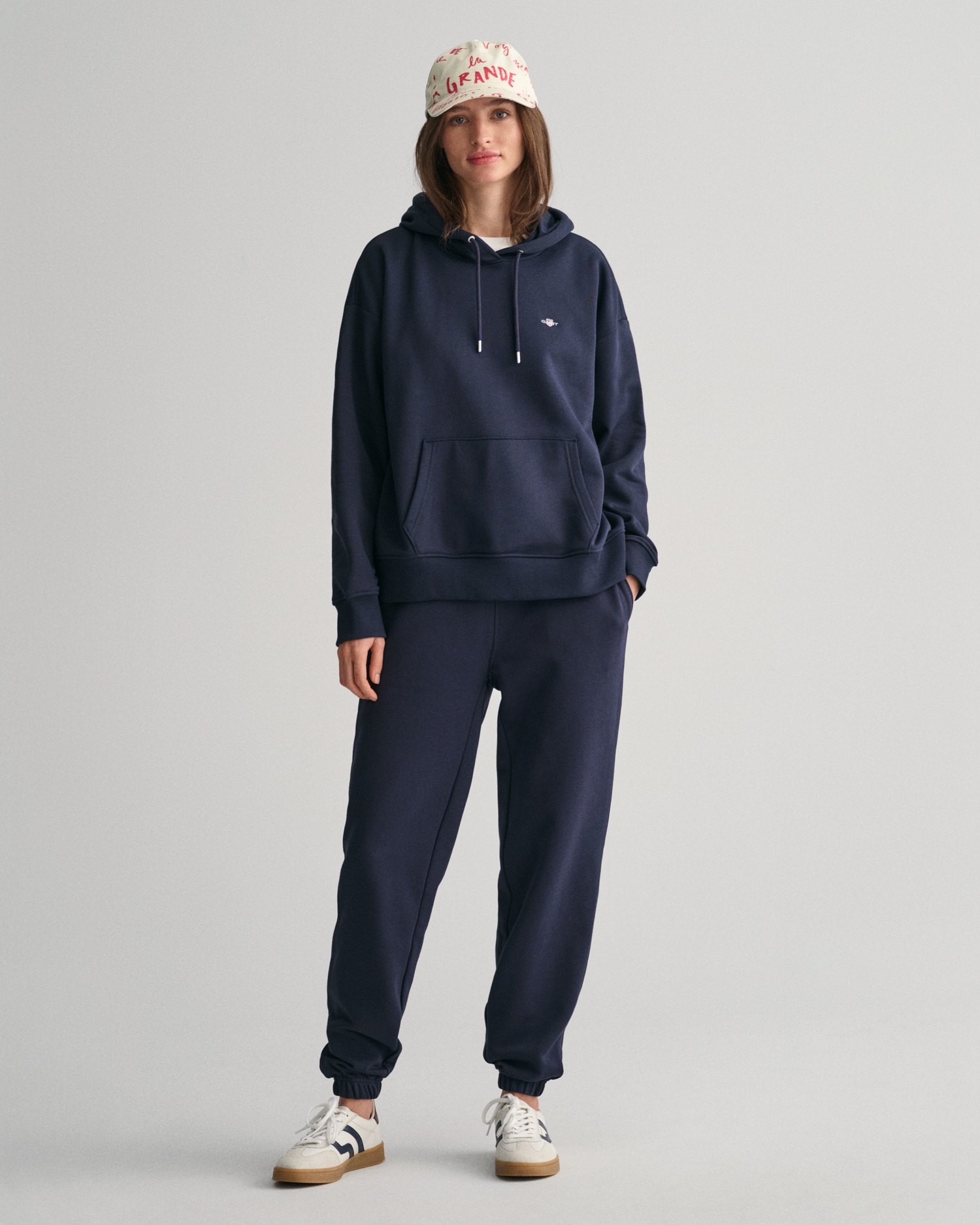 Gant Hoodie »SHIELD HOODIE«, Grafische GANT-Stickerei auf der Brust
