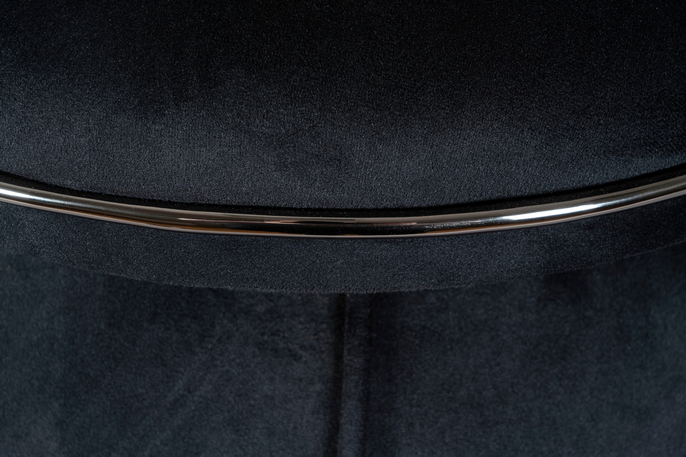 Kayoom Sitzhocker »Hocker Corin,extravagante Form,stilvolle Farben,elegant gesteppter Fuss« 1 Stk. tlg. komfortabel, hochqualitativ, pflegeleicht, sorgfältig verarbeitet