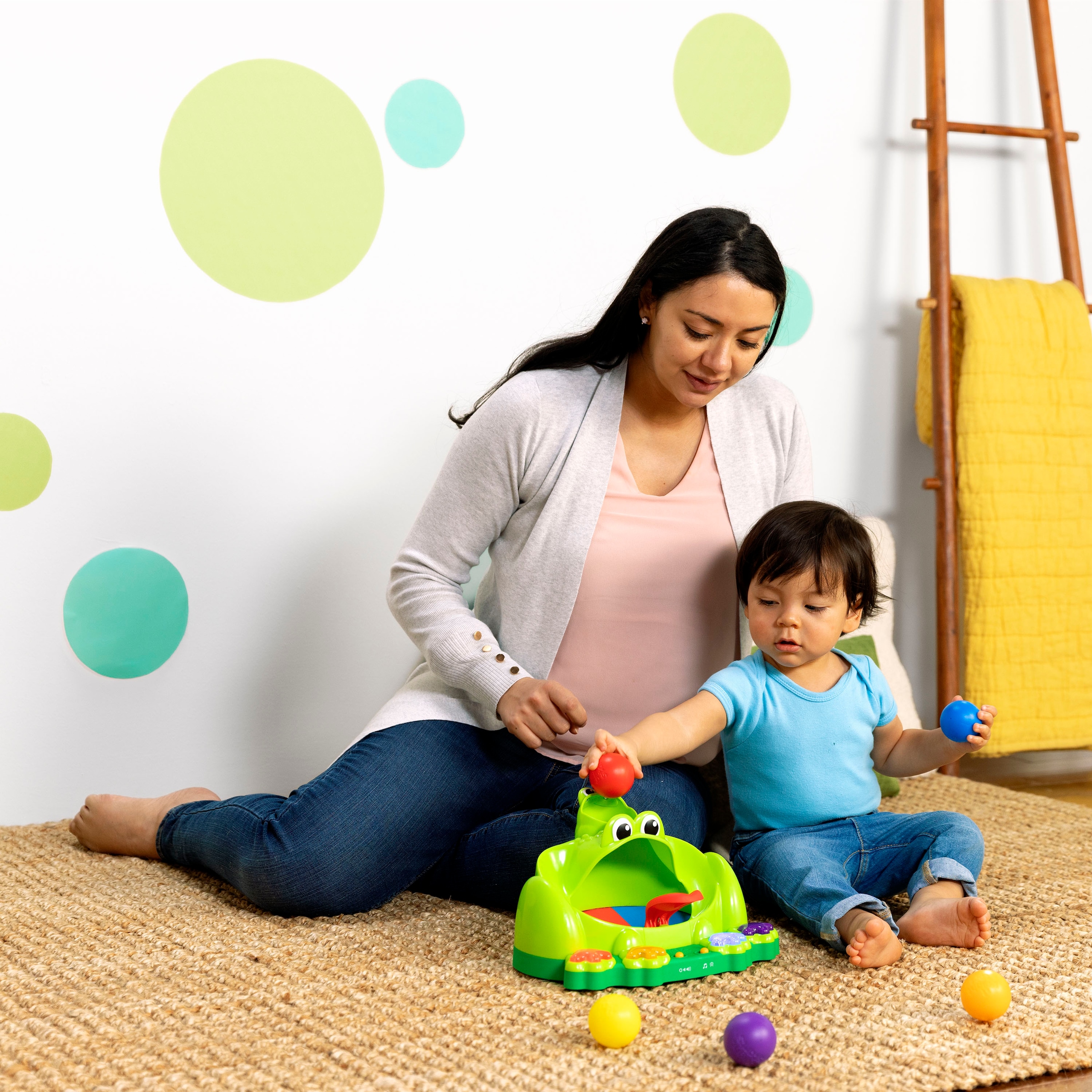 Bright Starts Lernspielzeug »Poppin' Ball Frog Ball Play Toy« mit Licht und Sound